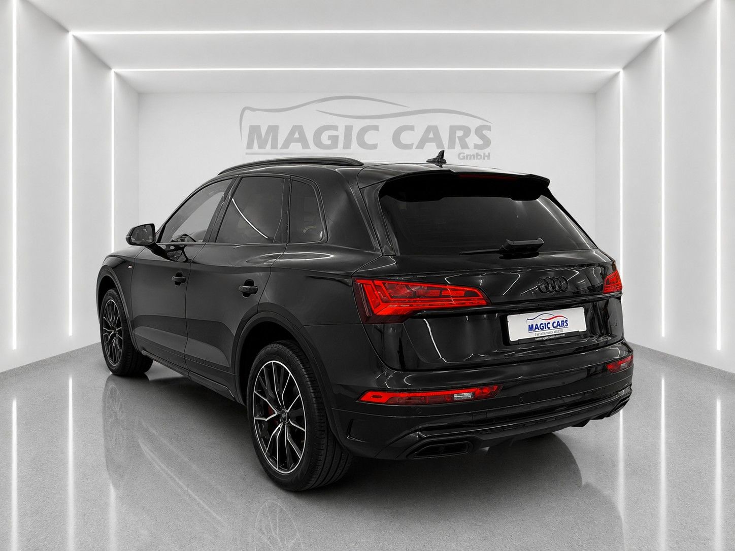 Fahrzeugabbildung Audi Q5 40 TFSI quattro S line *Black-Style*Pano*AHK* - mit KI generiert/bearbeitet