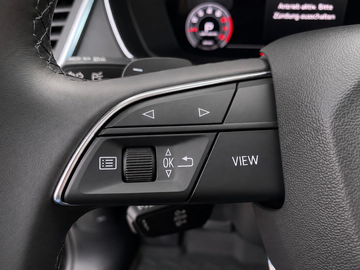 Fahrzeugabbildung Audi Q5 40 TFSI quattro S line *Black-Style*Pano*AHK* - mit KI generiert/bearbeitet