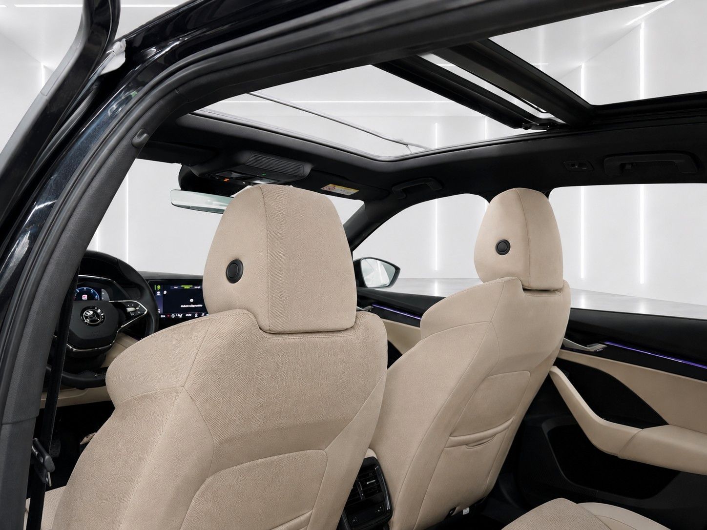 Fahrzeugabbildung SKODA Octavia Combi Style*Pano-Dach*Standheiz.*AHK*LED - mit KI generiert/bearbeitet