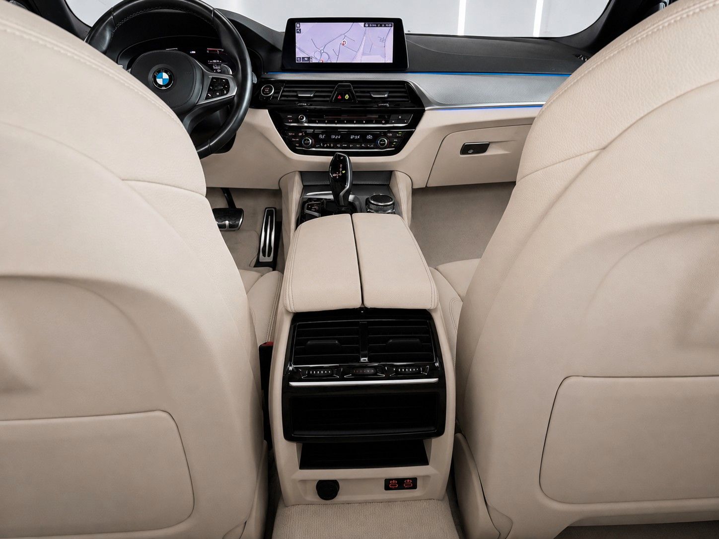 Fahrzeugabbildung BMW 520d xDrive M Sport *Shadow-Line*Soft-Close*LED - mit KI generiert/bearbeitet