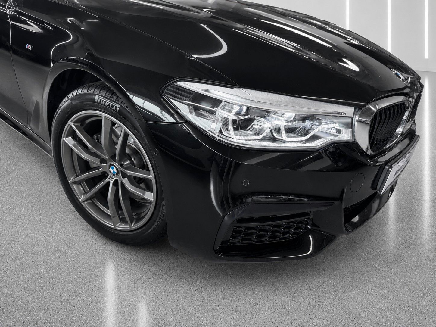 Fahrzeugabbildung BMW 520d xDrive M Sport *Shadow-Line*Soft-Close*LED - mit KI generiert/bearbeitet