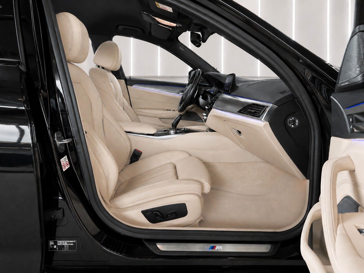 Fahrzeugabbildung BMW 520d xDrive M Sport *Shadow-Line*Soft-Close*LED - mit KI generiert/bearbeitet