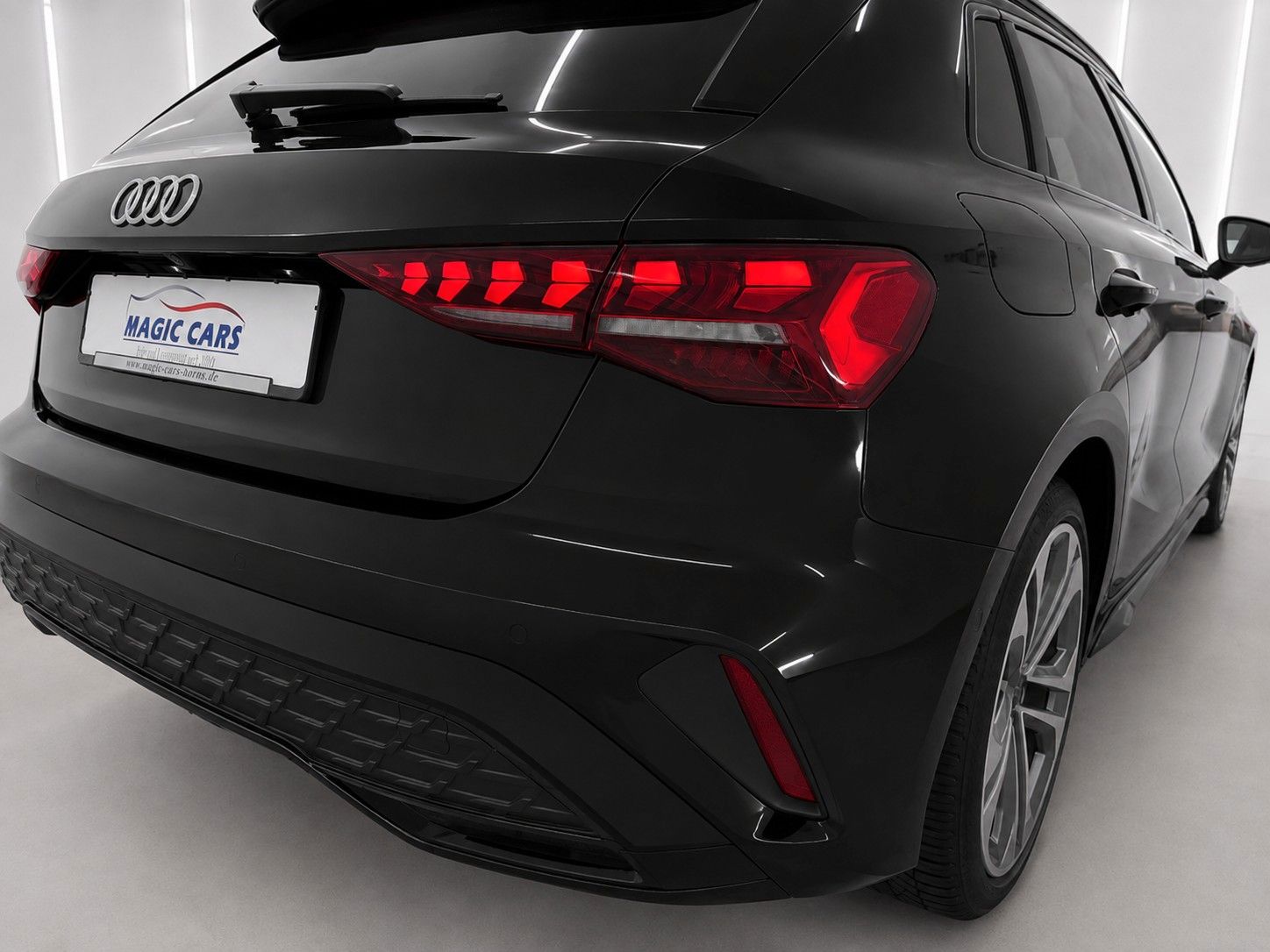 Fahrzeugabbildung Audi A3 35 TFSI Sportback S line *Matrix*SONOS* - mit KI generiert/bearbeitet