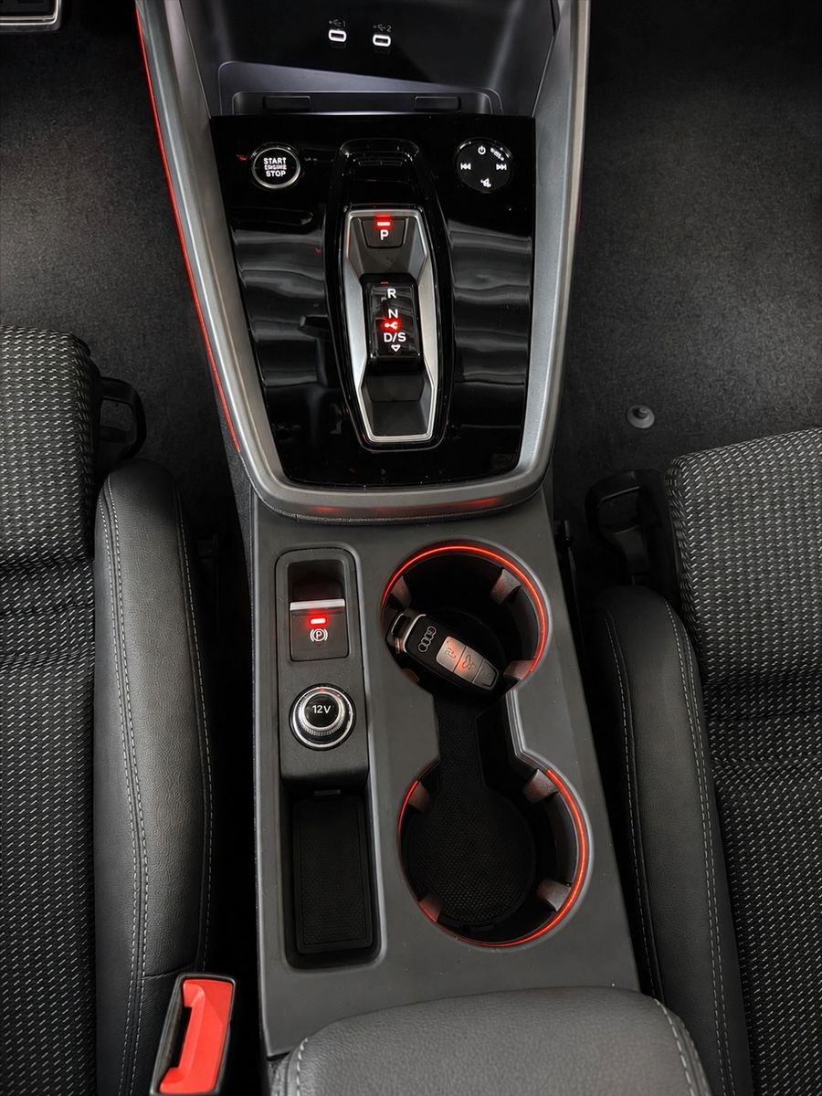 Fahrzeugabbildung Audi A3 35 TFSI Sportback S line *Matrix*SONOS* - mit KI generiert/bearbeitet