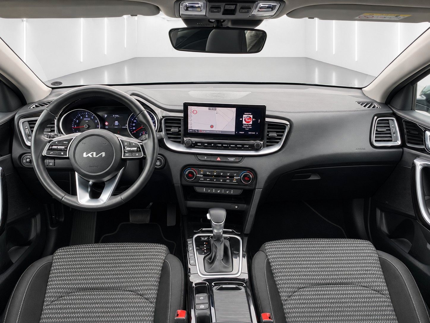 Fahrzeugabbildung Kia Ceed SW 1.5 T-GDI DCT7 Platinum *LED*JBL*Kamera* - mit KI generiert/bearbeitet