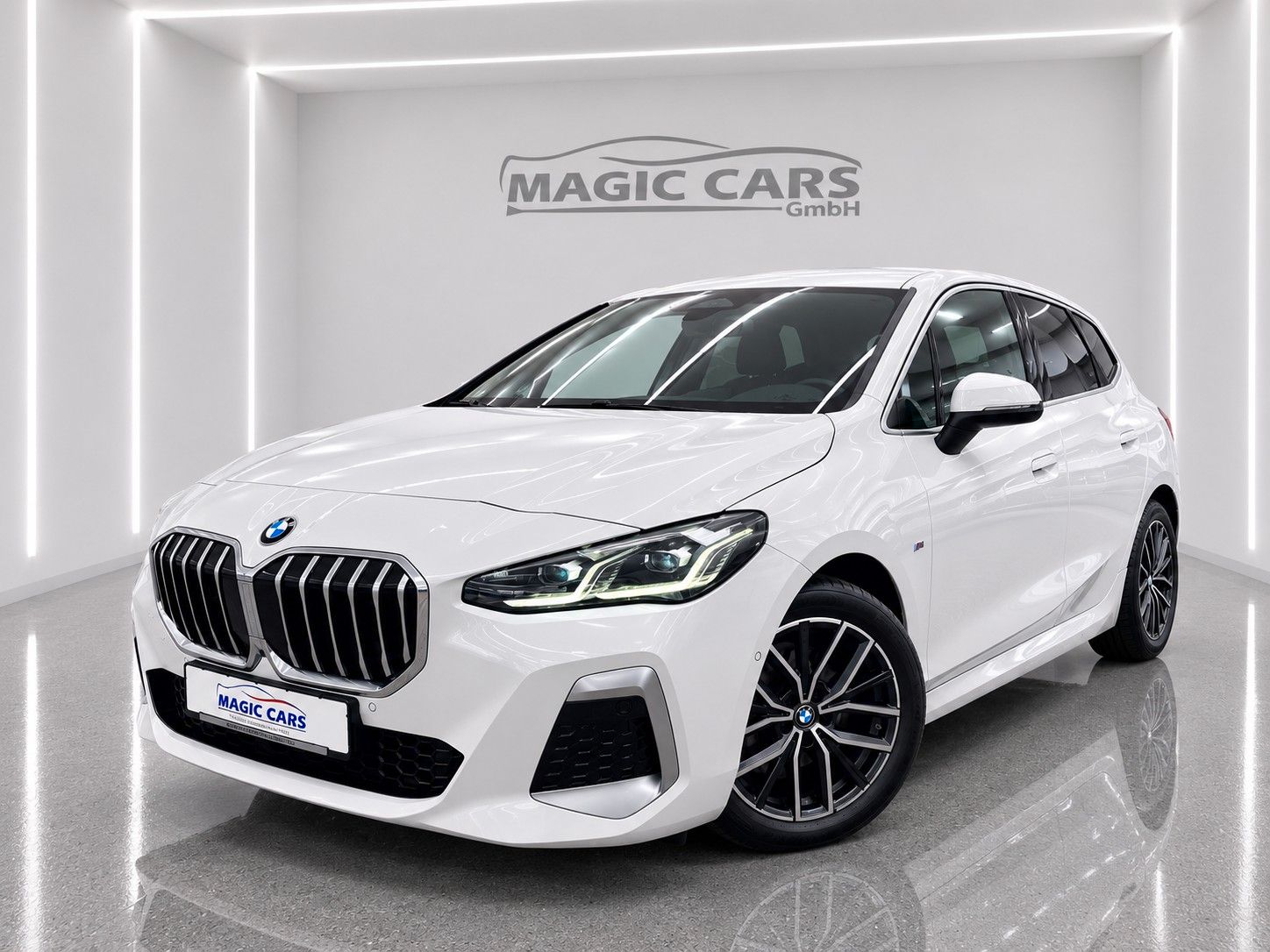 BMW 218i Active Tourer Aut. M Sport *LED*AHK*KEYLESS - mit KI generiert/bearbeitet