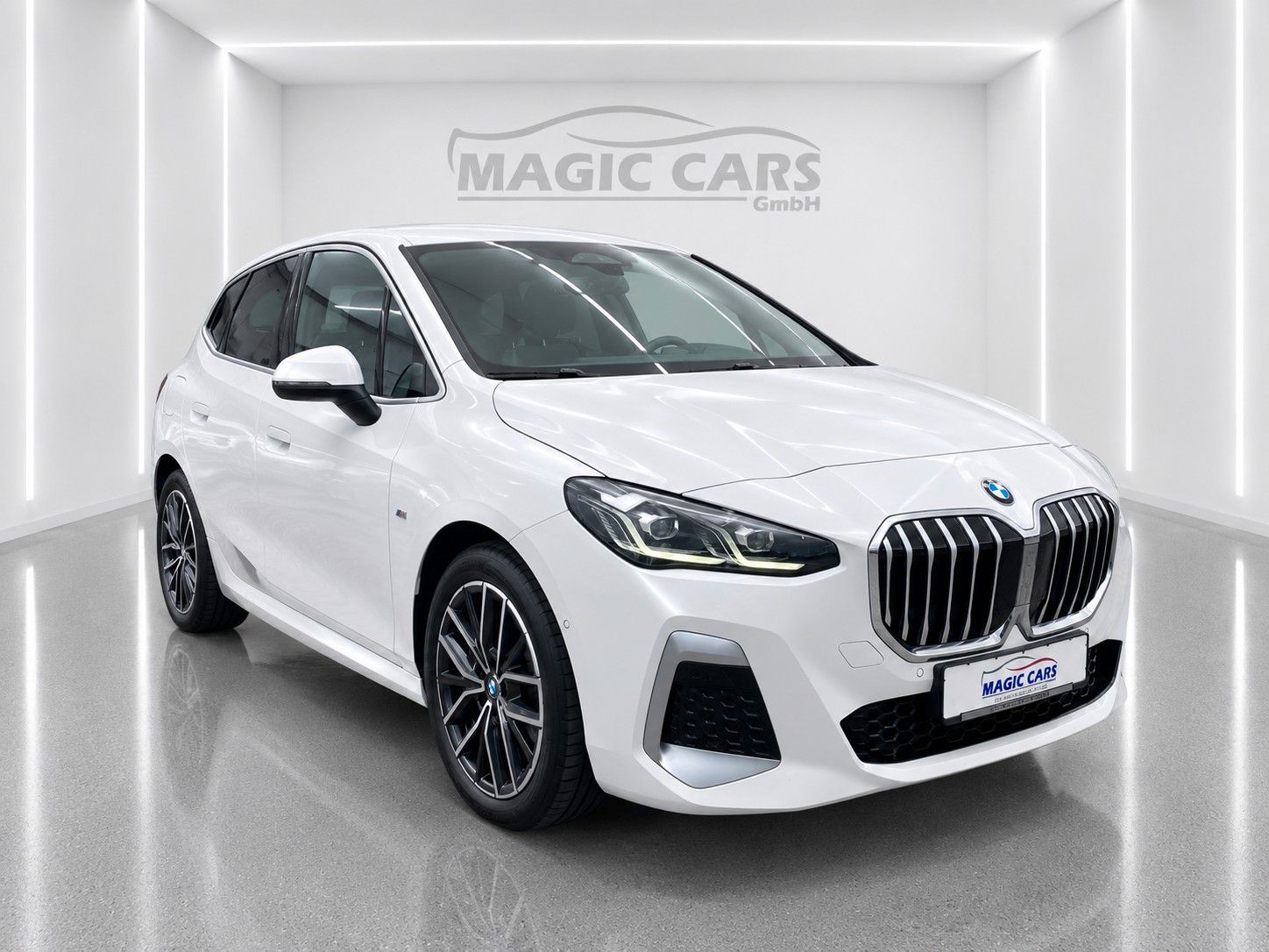 Fahrzeugabbildung BMW 218i Active Tourer Aut. M Sport *LED*AHK*KEYLESS - mit KI generiert/bearbeitet