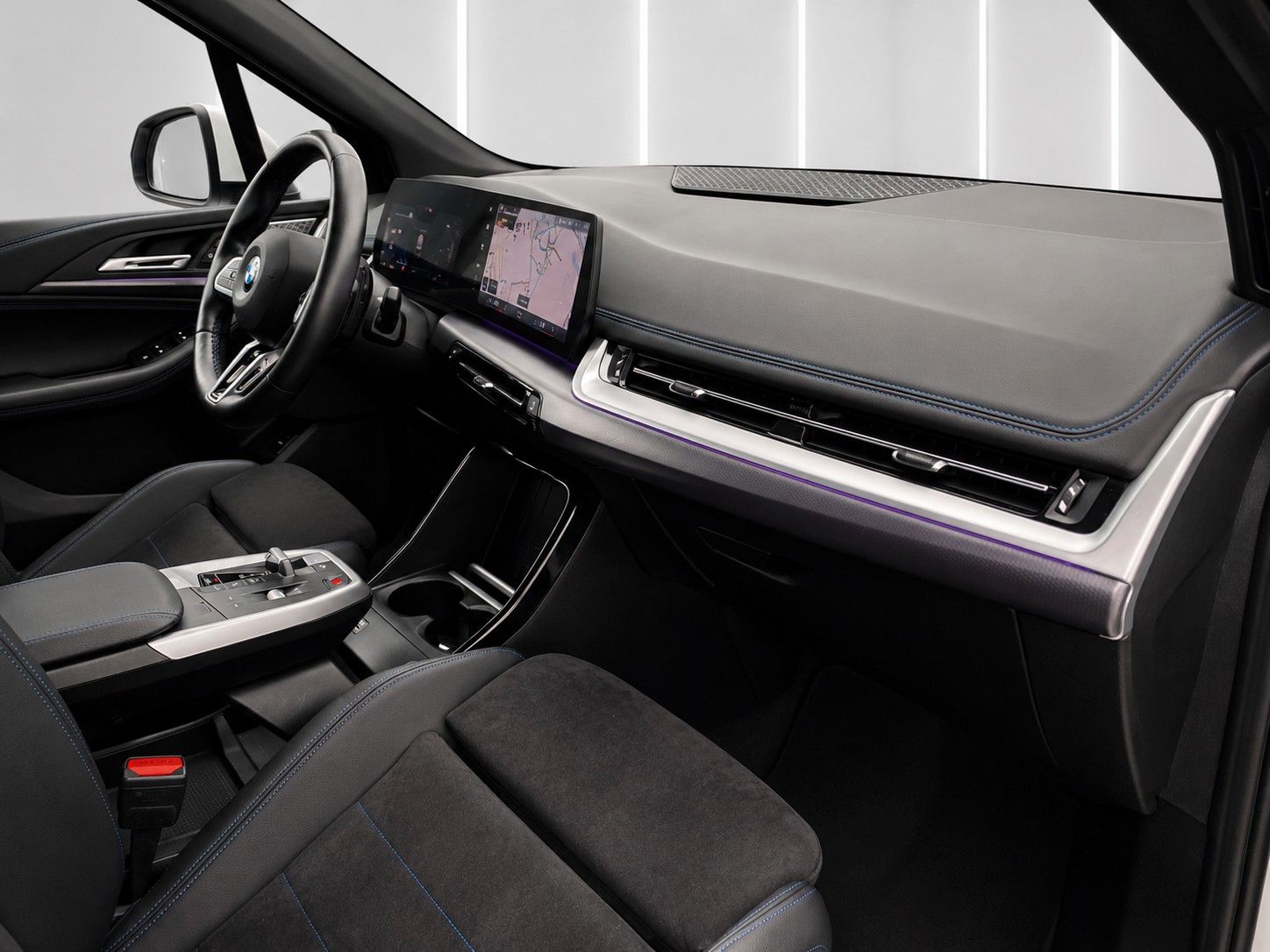 Fahrzeugabbildung BMW 218i Active Tourer Aut. M Sport *LED*AHK*KEYLESS - mit KI generiert/bearbeitet