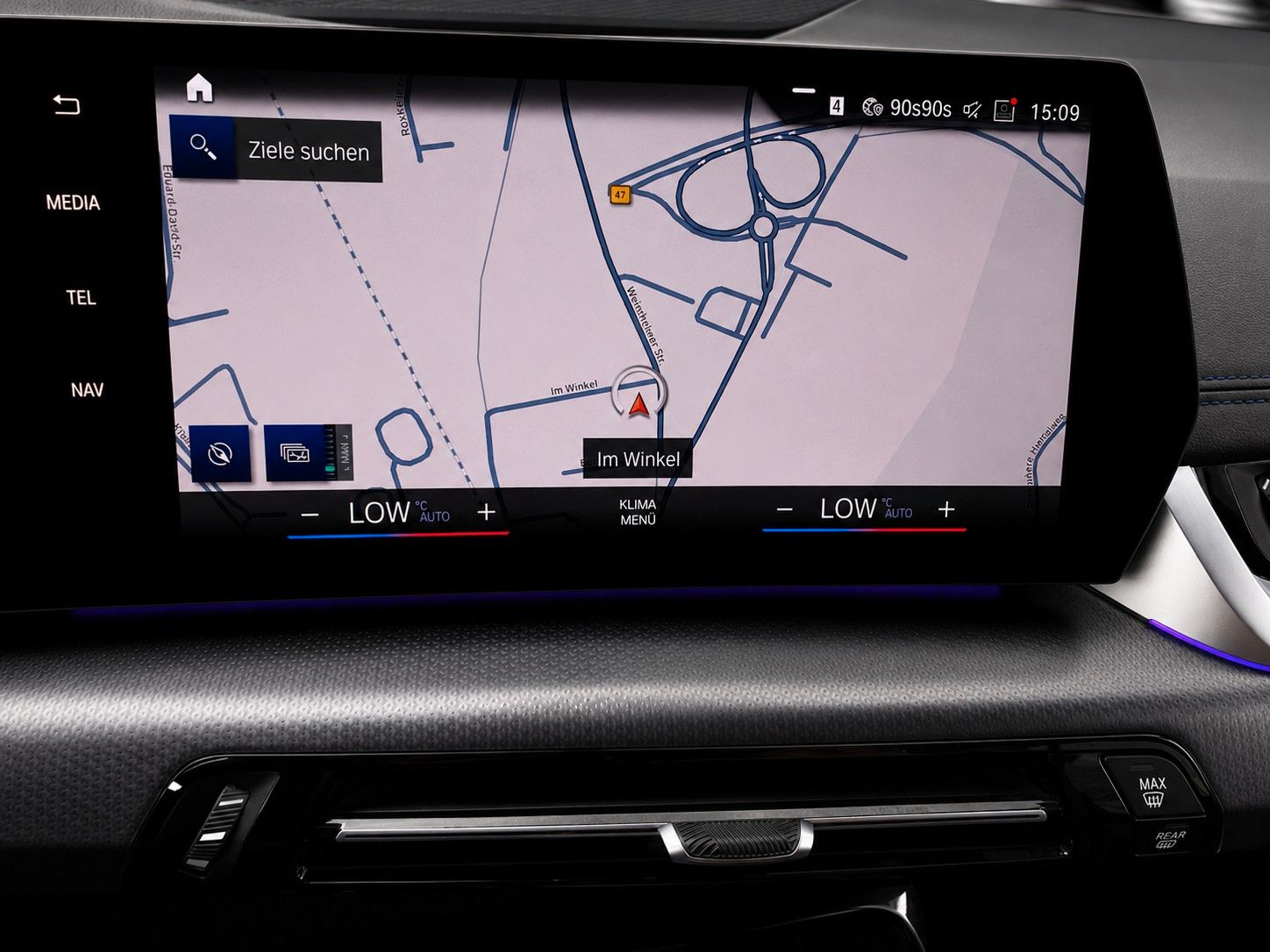 Fahrzeugabbildung BMW 218i Active Tourer Aut. M Sport *LED*AHK*KEYLESS - mit KI generiert/bearbeitet