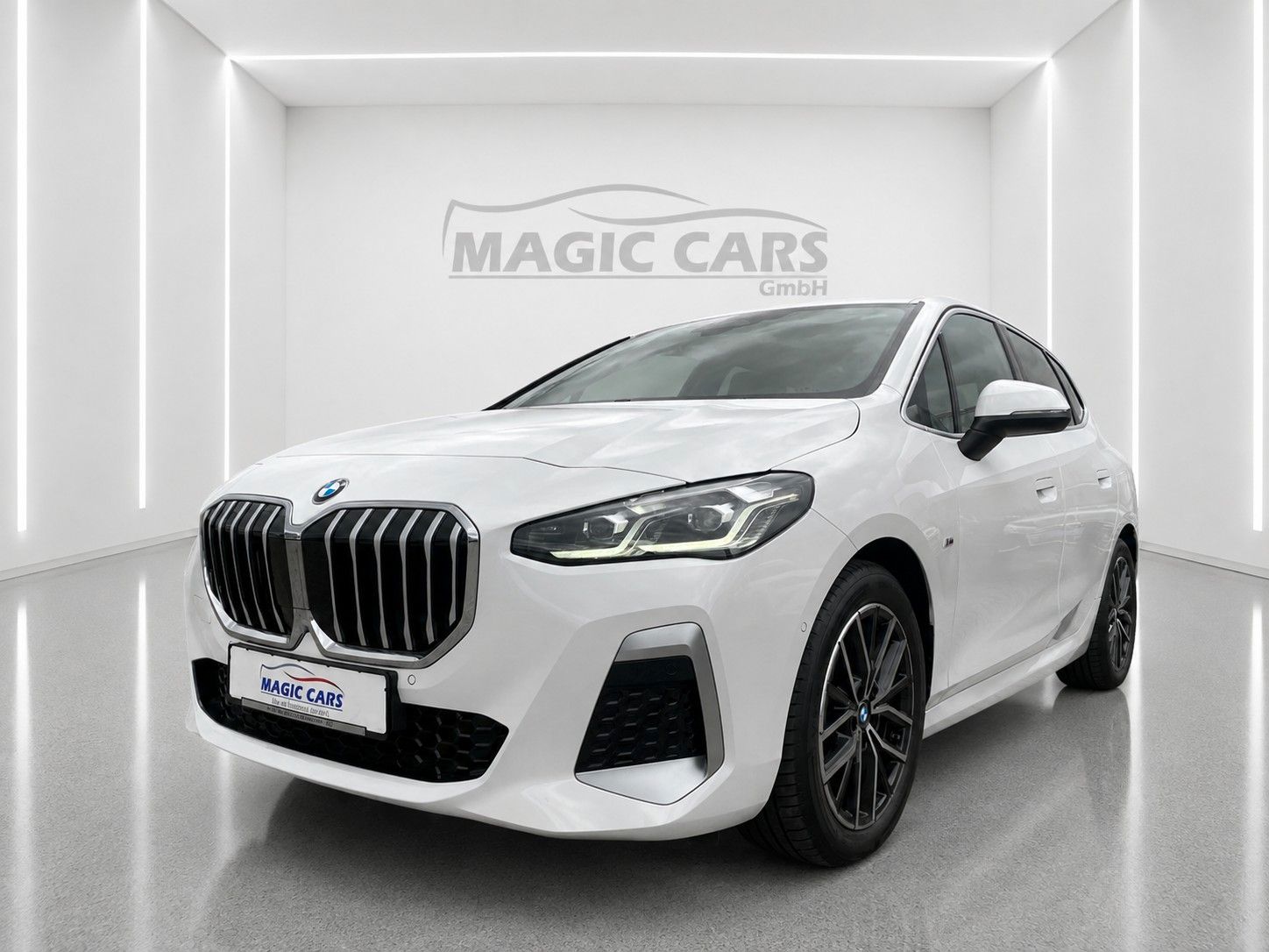Fahrzeugabbildung BMW 218i Active Tourer Aut. M Sport *LED*AHK*KEYLESS - mit KI generiert/bearbeitet