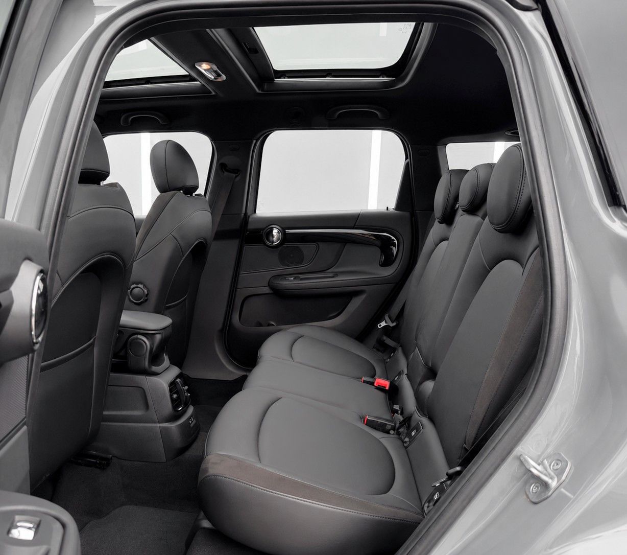 Fahrzeugabbildung MINI Cooper S Countryman*Pano-Dach*AHK*LED*DAB* - mit KI generiert/bearbeitet