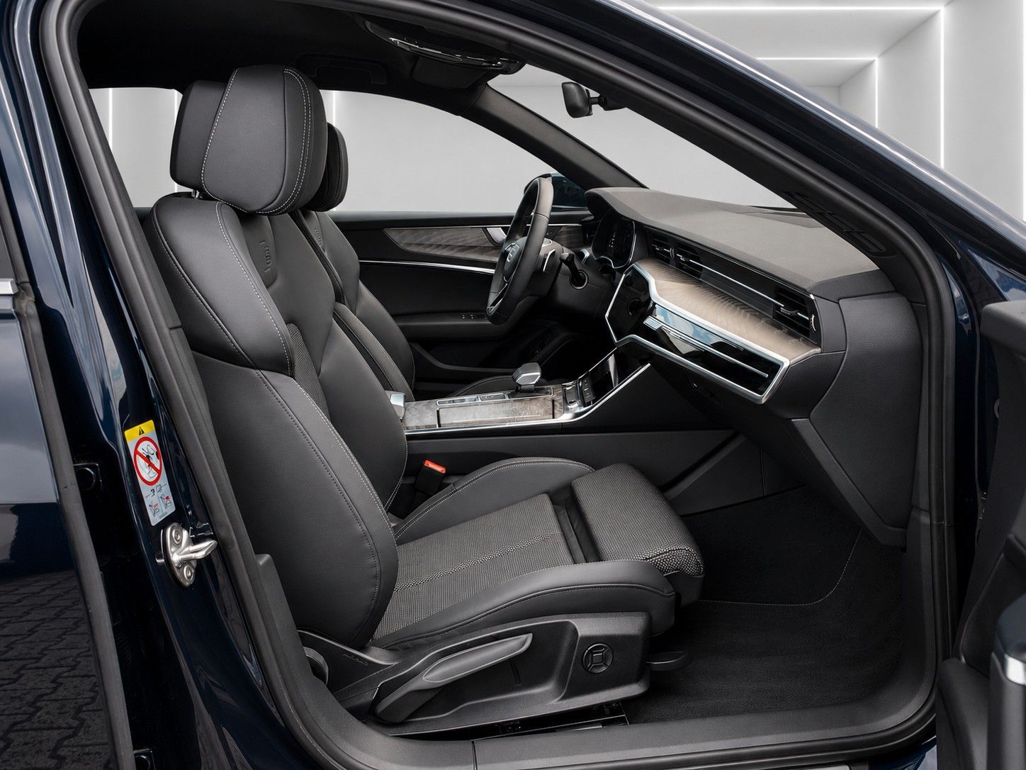 Fahrzeugabbildung Audi A6 35 TDI Lim. S tronic S line *Matrix*Virtual* - mit KI generiert/bearbeitet