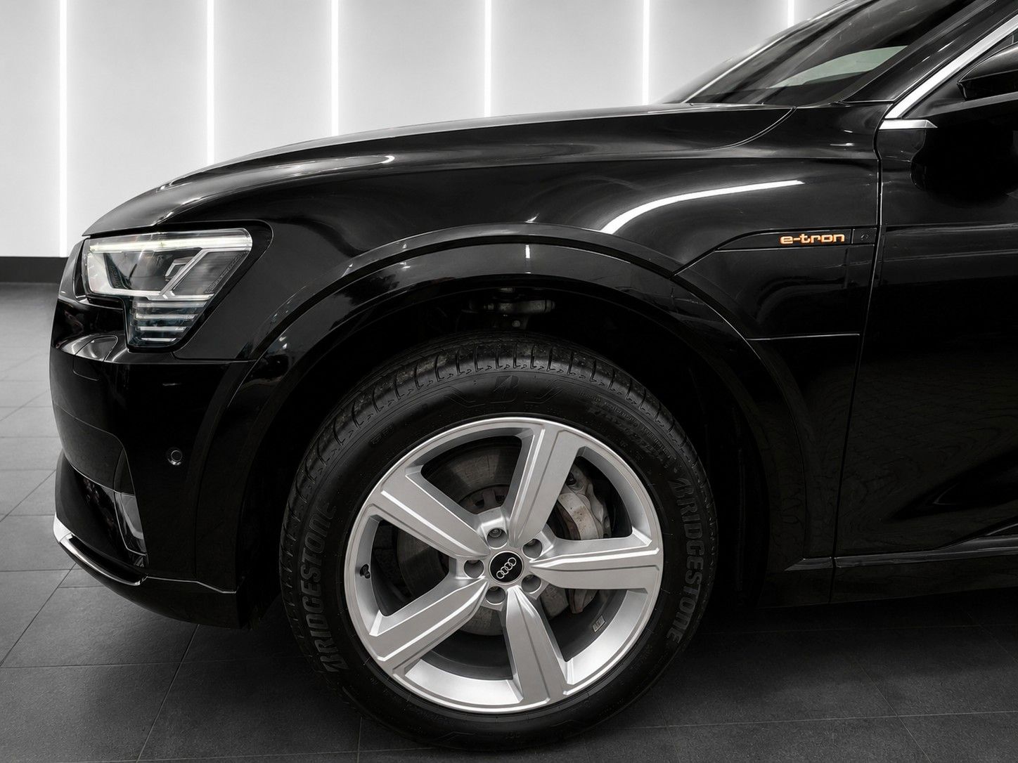 Fahrzeugabbildung Audi e-tron 50 quattro advanced *Luftfederung*Kamera* - mit KI generiert/bearbeitet