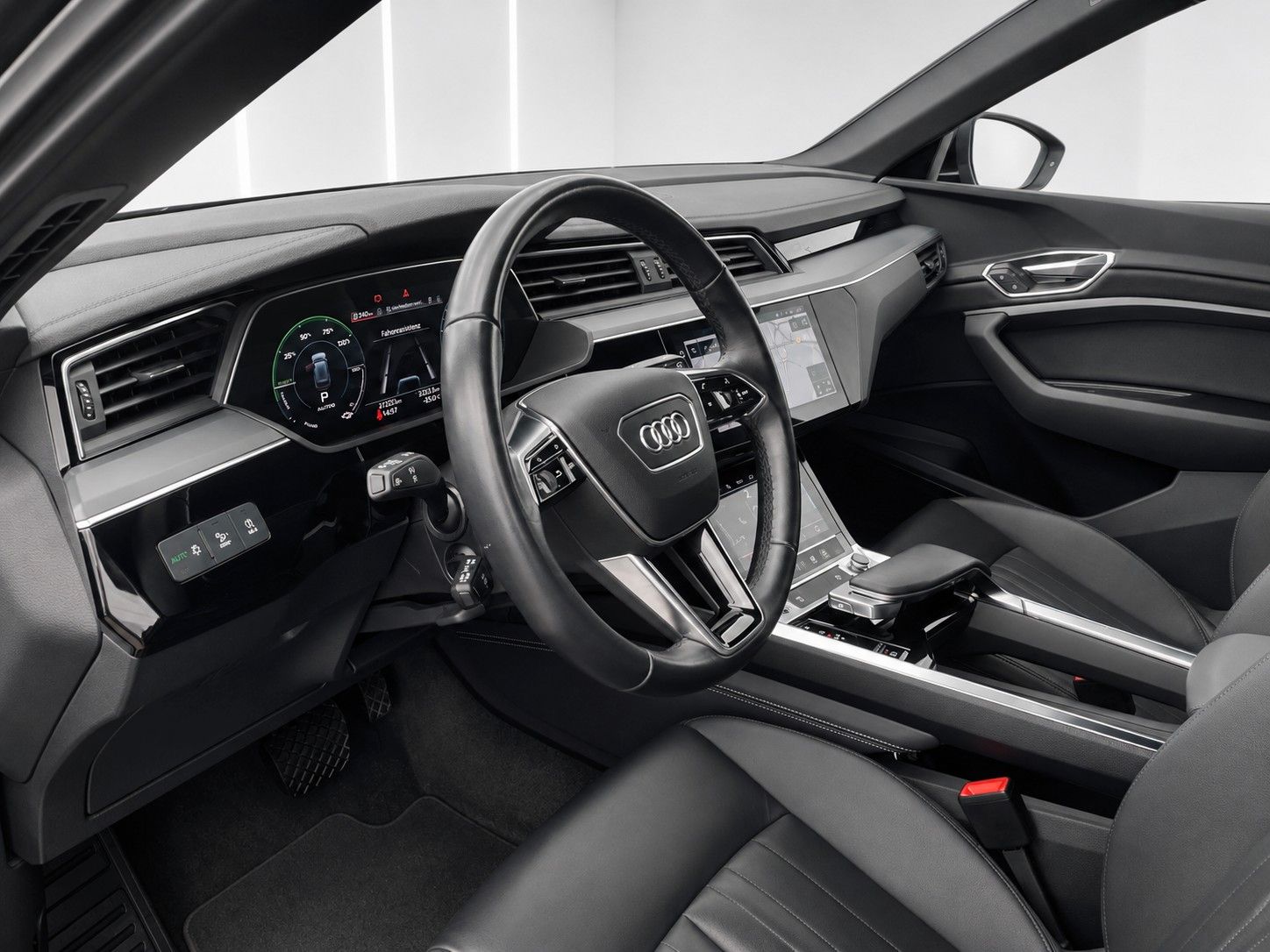 Fahrzeugabbildung Audi e-tron 50 quattro advanced *Luftfederung*Kamera* - mit KI generiert/bearbeitet