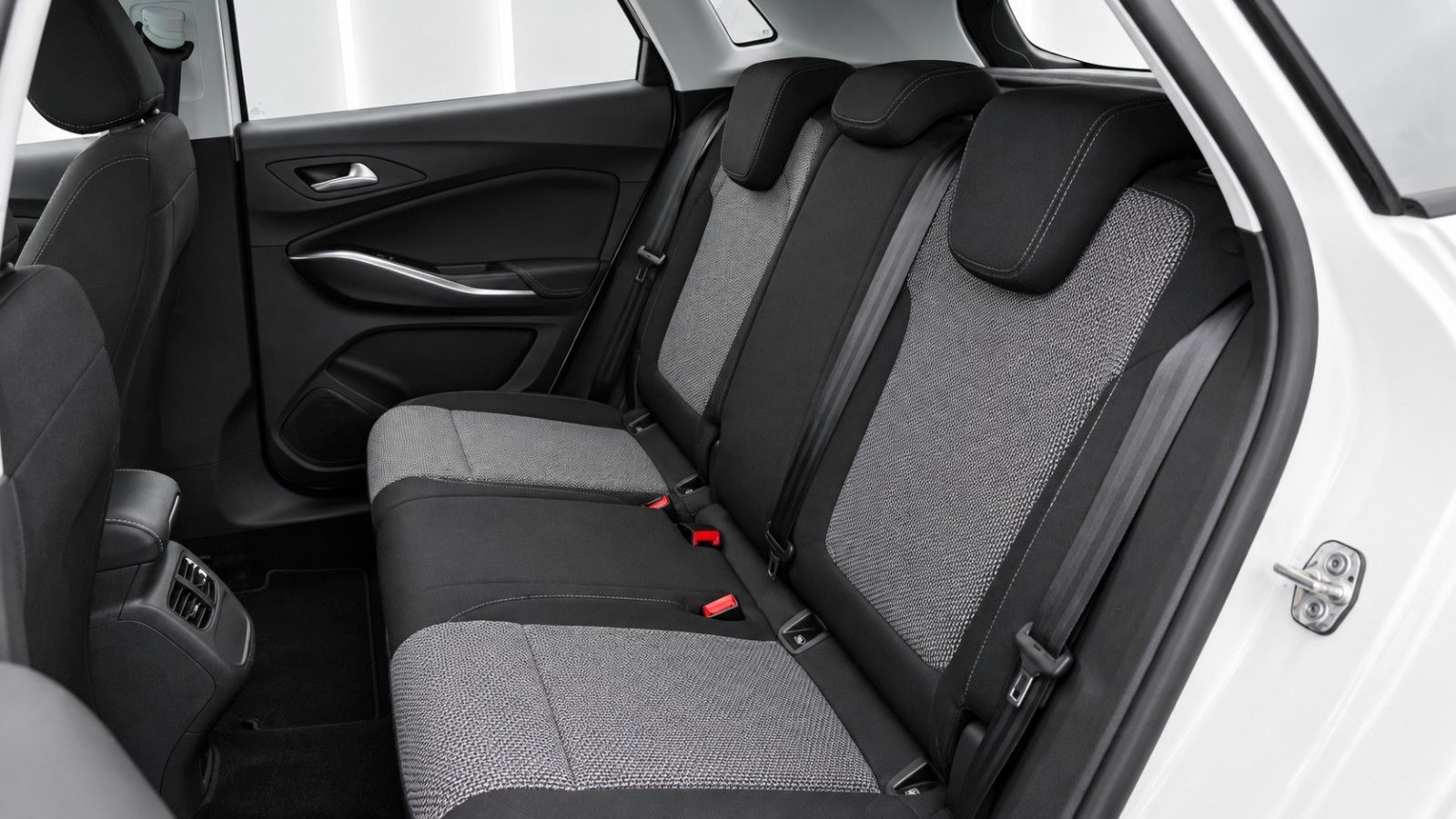 Fahrzeugabbildung Opel Grandland 1.5 D Automatik Business Edition *LED* - mit KI generiert/bearbeitet