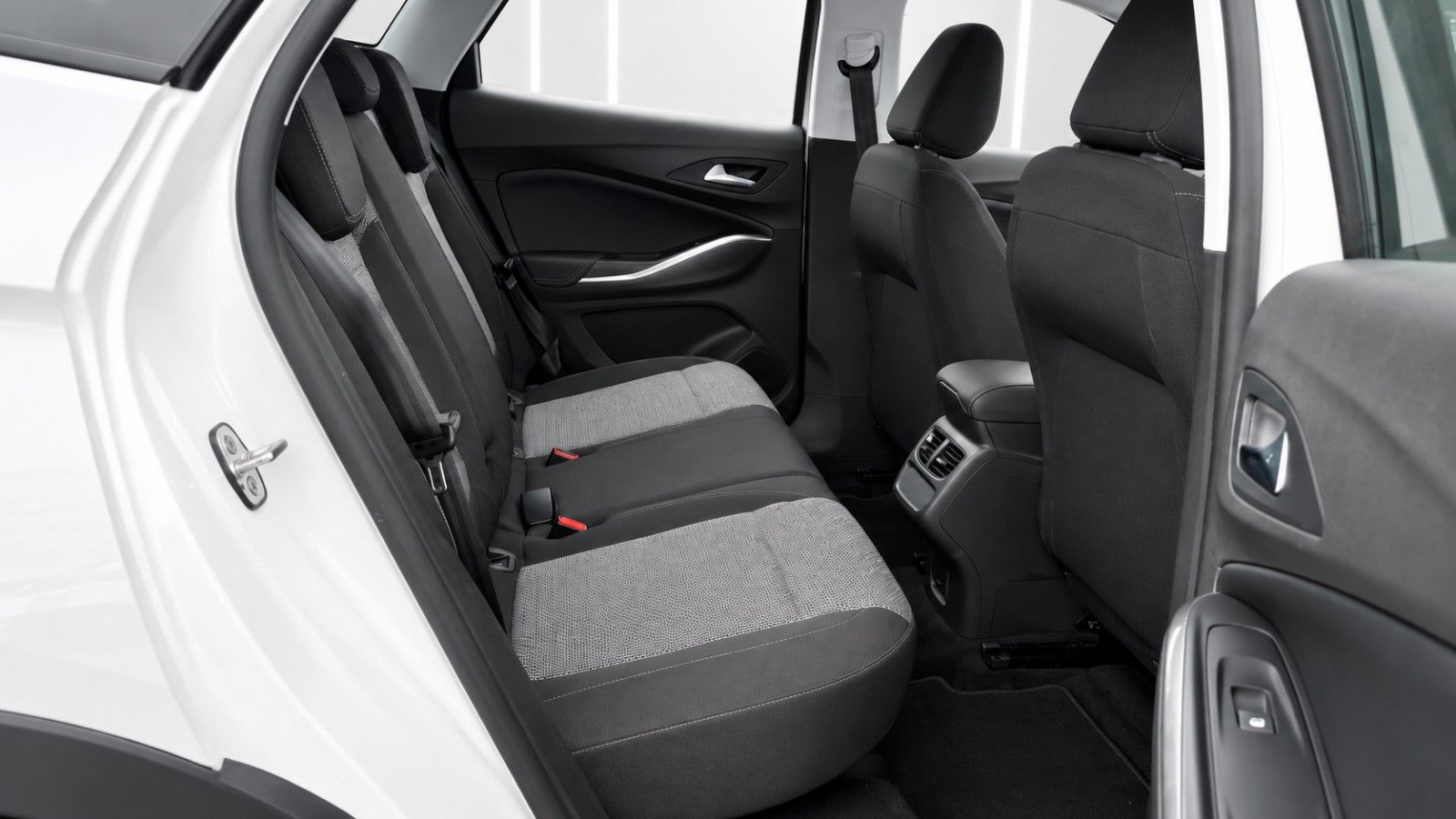 Fahrzeugabbildung Opel Grandland 1.5 D Automatik Business Edition *LED* - mit KI generiert/bearbeitet