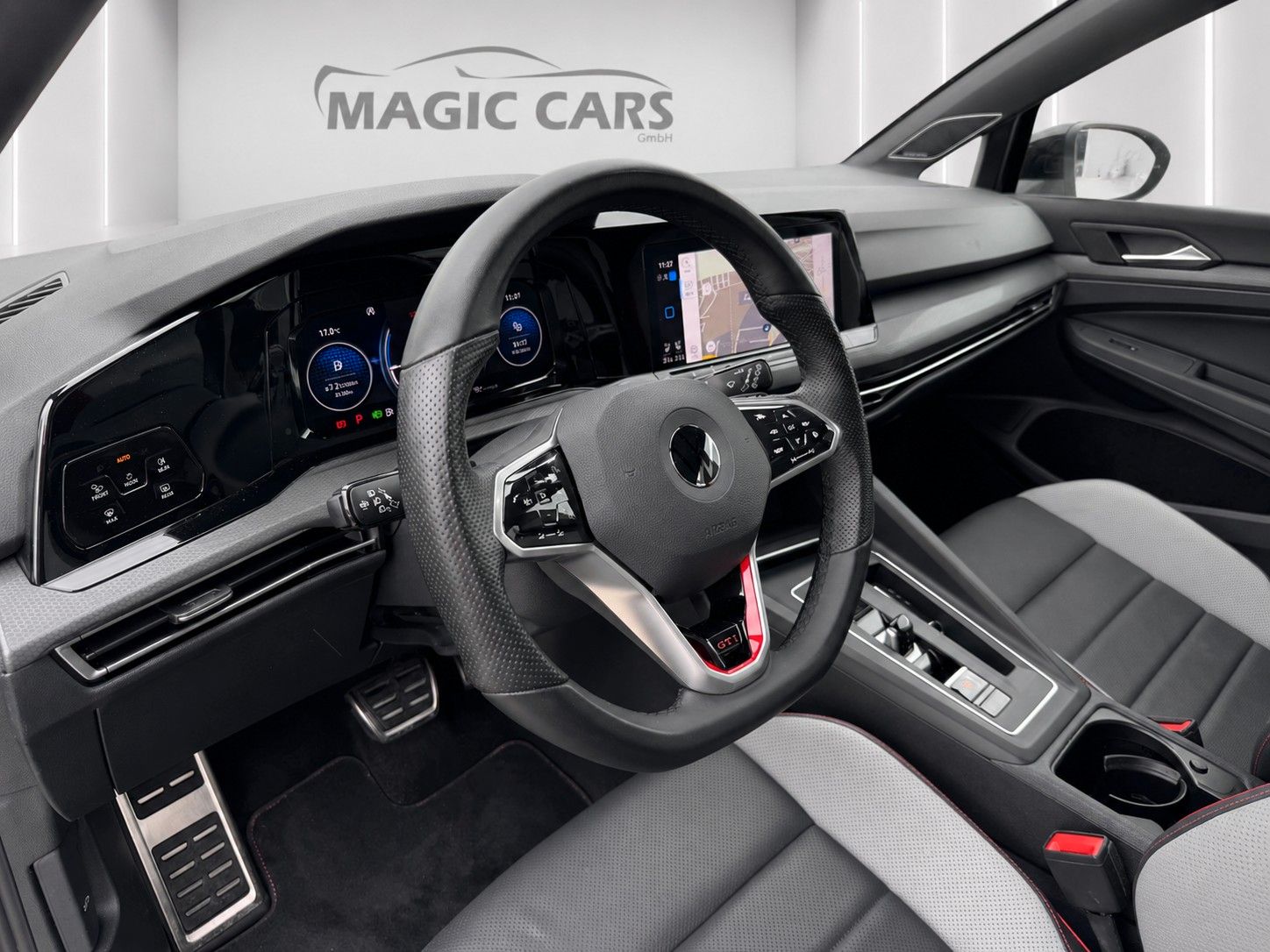 Fahrzeugabbildung Volkswagen Golf VIII Lim. GTI*Black Style*Leder*Memory*H&K* - mit KI generiert/bearbeitet