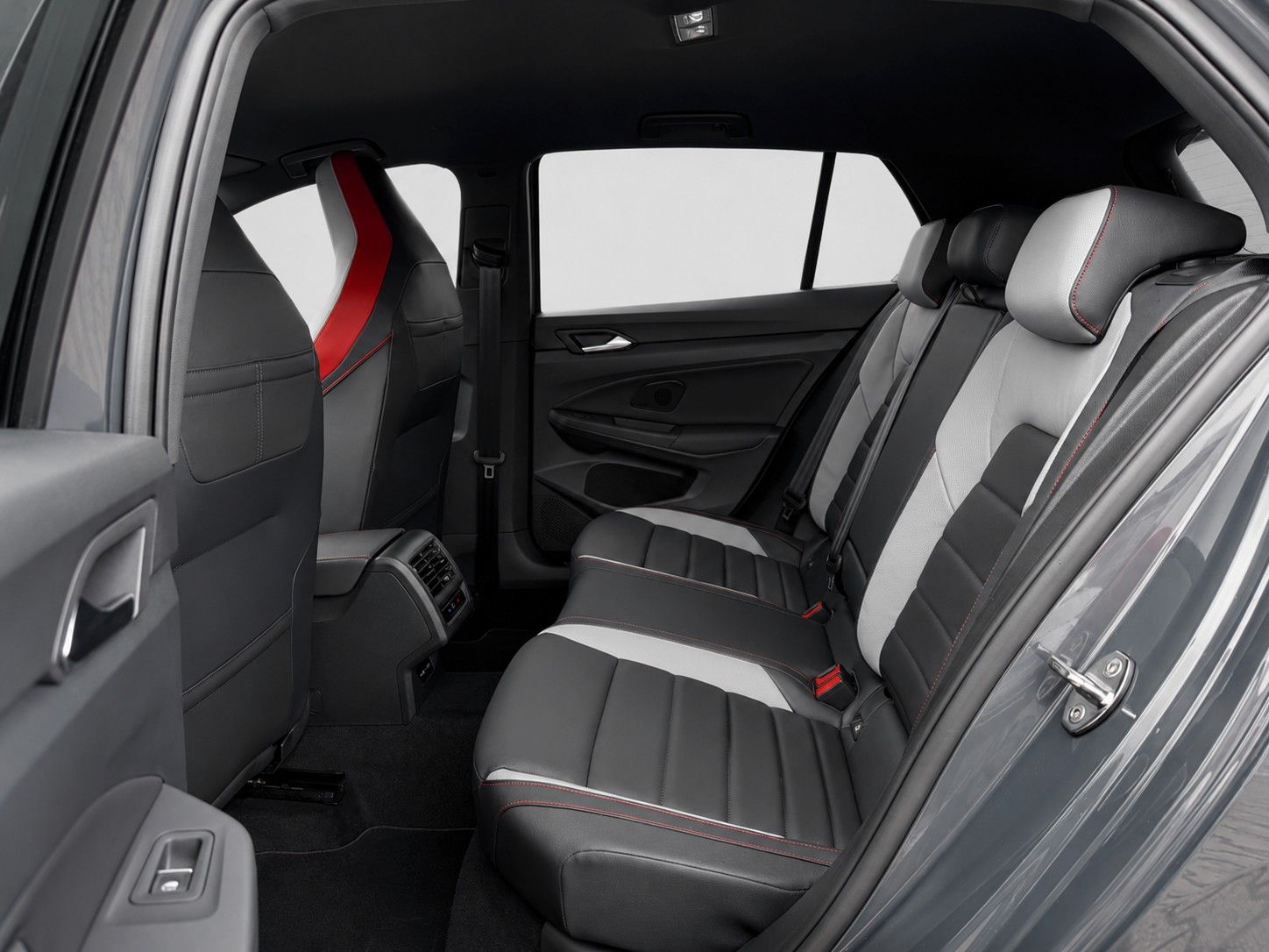Fahrzeugabbildung Volkswagen Golf VIII Lim. GTI*Black Style*Leder*Memory*H&K* - mit KI generiert/bearbeitet