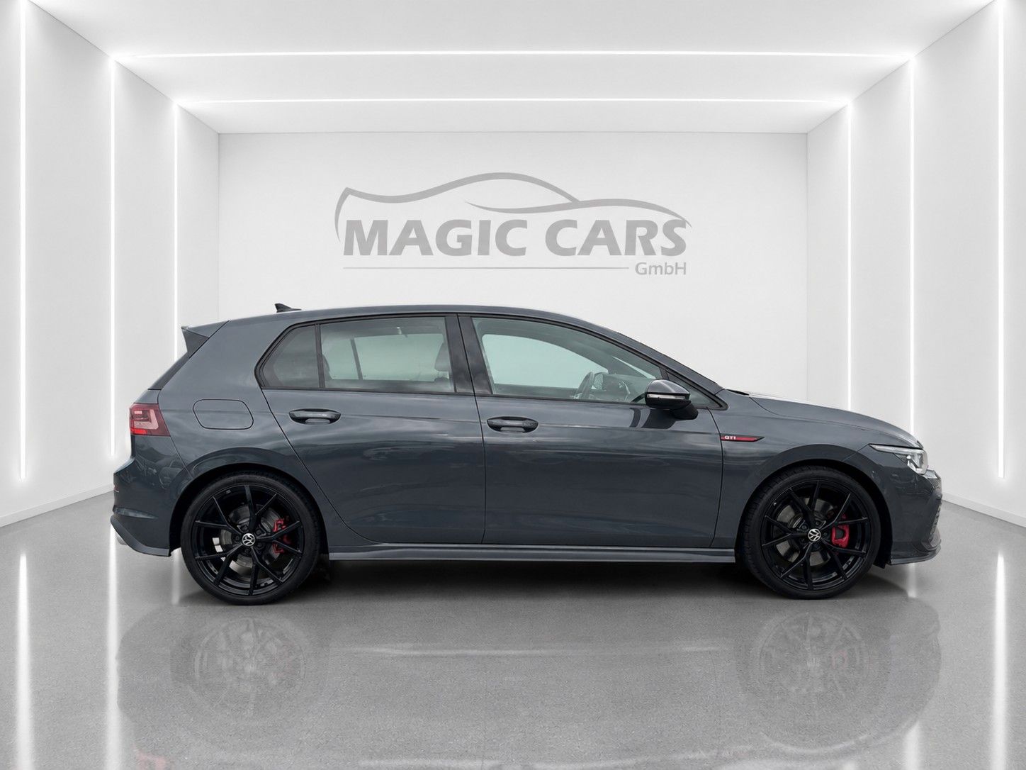 Fahrzeugabbildung Volkswagen Golf VIII Lim. GTI*Black Style*Leder*Memory*H&K* - mit KI generiert/bearbeitet