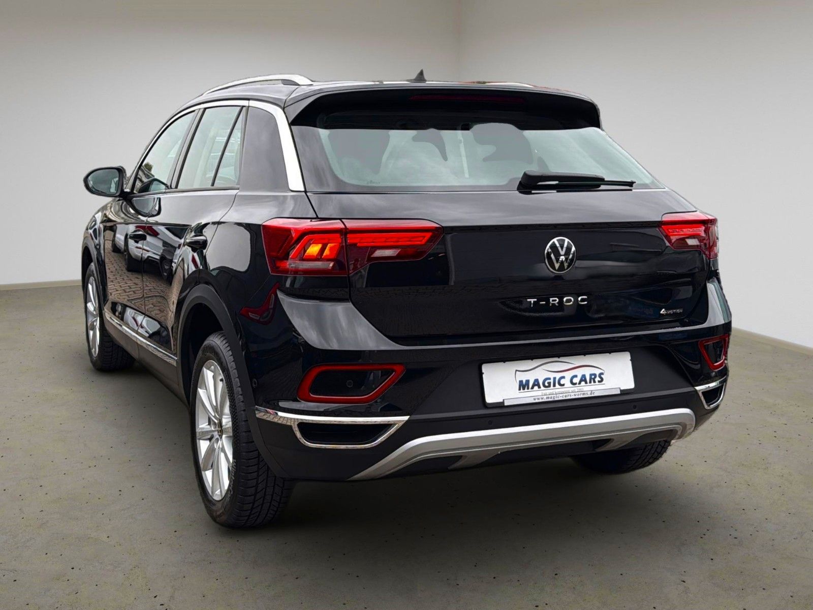 Fahrzeugabbildung Volkswagen T-Roc Style 4Motion*Standheizung*Drive*IQ LED* - mit KI generiert/bearbeitet