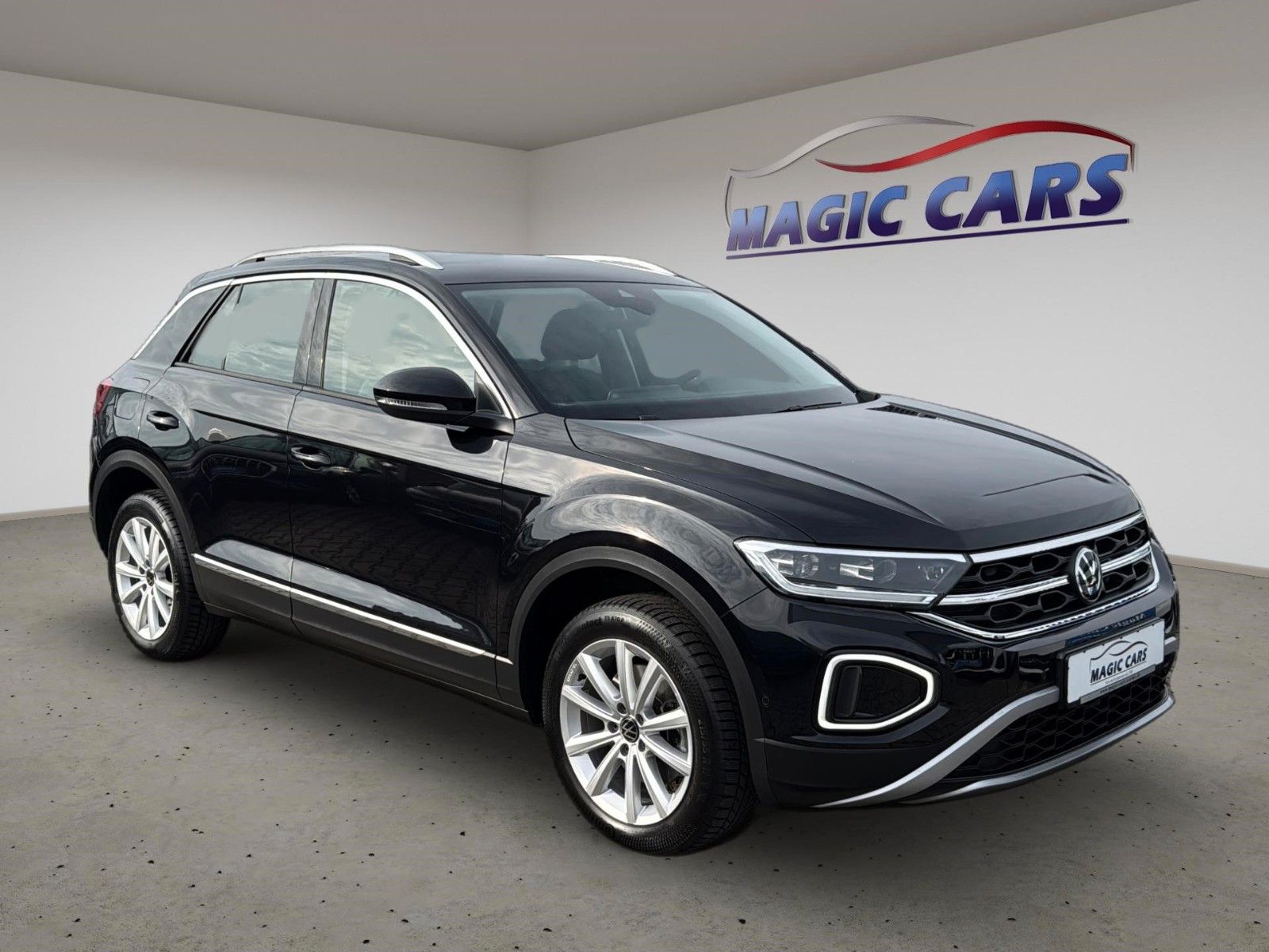 Fahrzeugabbildung Volkswagen T-Roc Style 4Motion*Standheizung*Drive*IQ LED* - mit KI generiert/bearbeitet