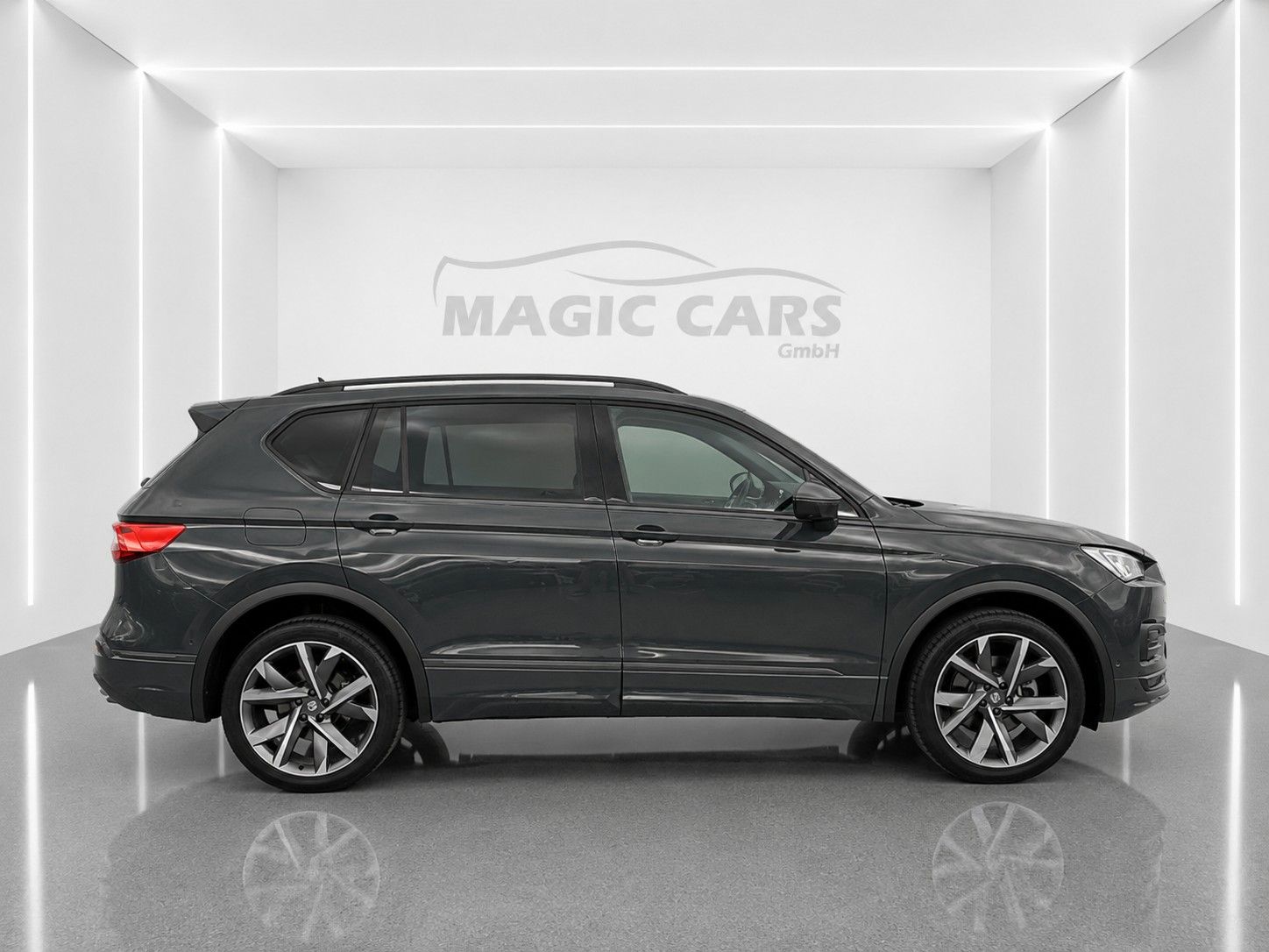 Fahrzeugabbildung SEAT Tarraco FR 4Drive*Pano-Dach*AHK*Leder*Drive*Cam. - mit KI generiert/bearbeitet