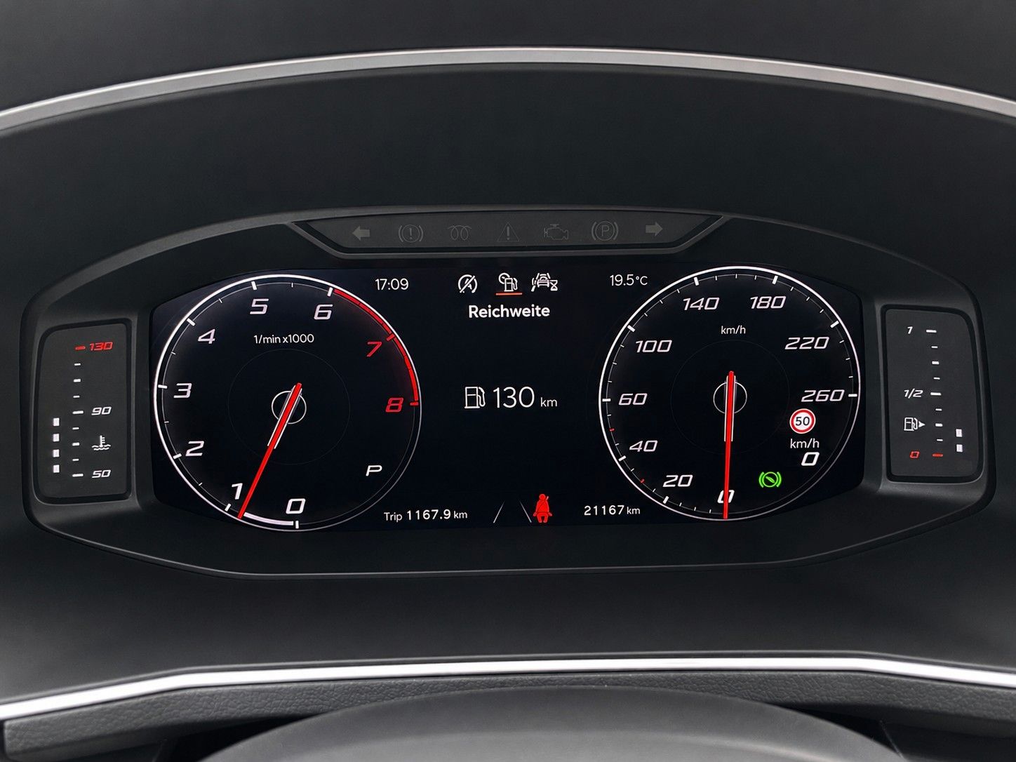 Fahrzeugabbildung SEAT Tarraco FR 4Drive*Pano-Dach*AHK*Leder*Drive*Cam. - mit KI generiert/bearbeitet