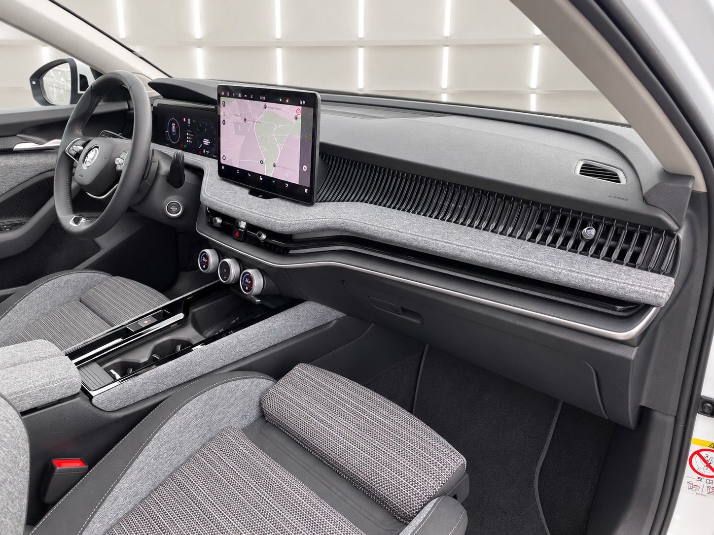 Fahrzeugabbildung SKODA Superb Combi 2.0 TDI Selection *LED*Massage* - mit KI generiert/bearbeitet