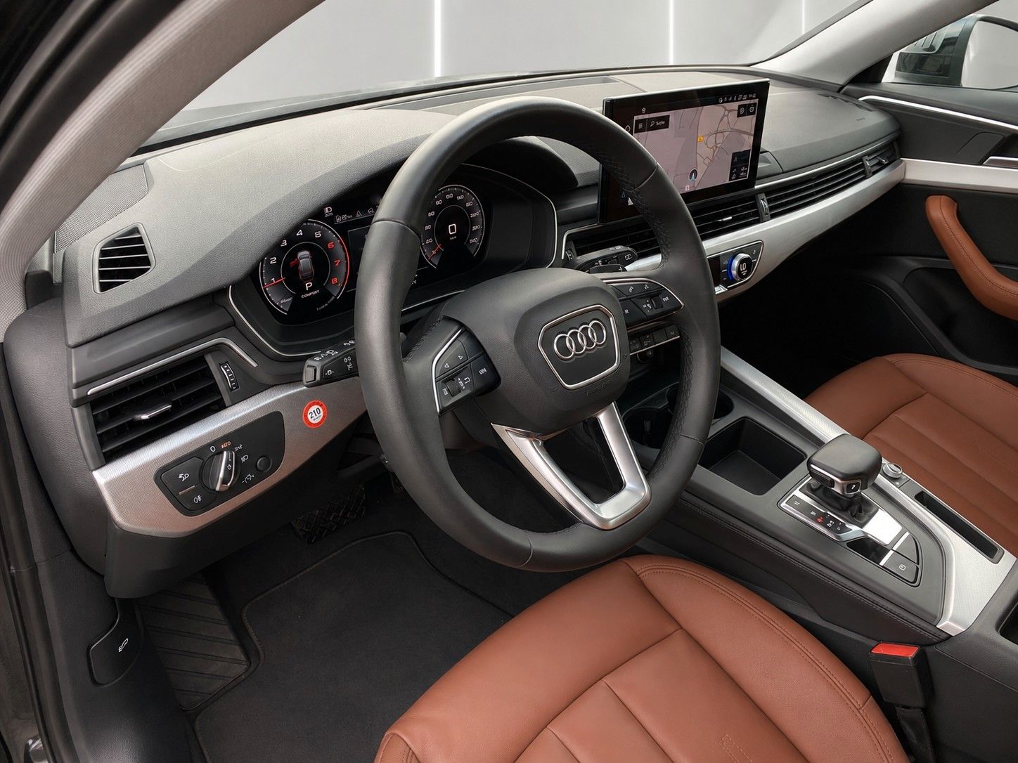 Fahrzeugabbildung Audi A4 Avant 40 TFSI advanced *Pano*Matrix*Virtual* - mit KI generiert/bearbeitet