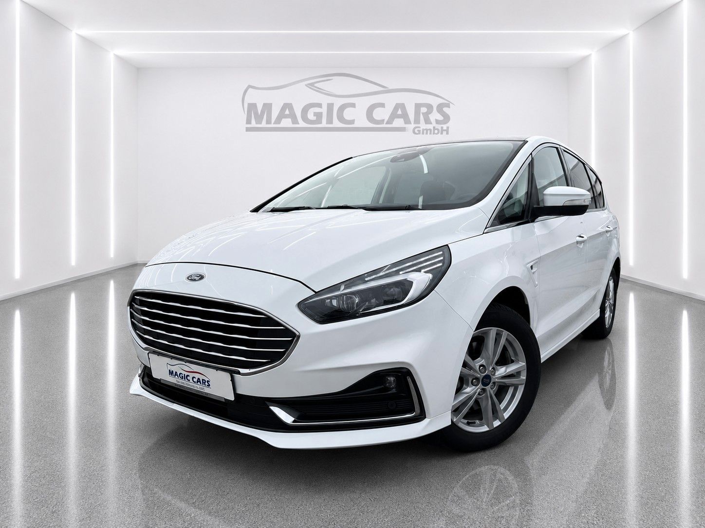 Ford S-Max 2.0 EcoBlue Aut. TITANIUM *Pano*Ambiente* - mit KI generiert/bearbeitet