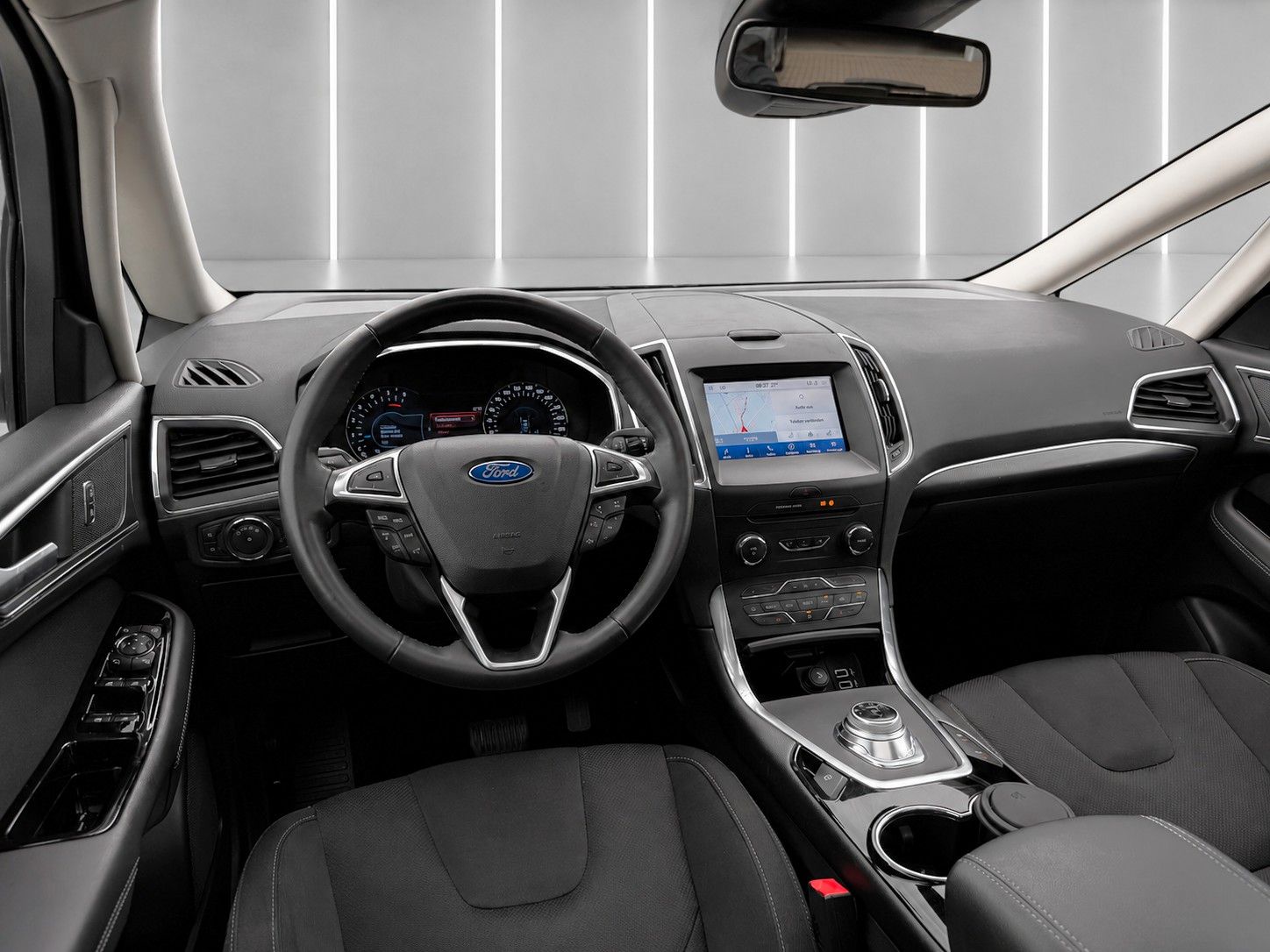 Fahrzeugabbildung Ford S-Max 2.0 EcoBlue Aut. TITANIUM *Pano*Ambiente* - mit KI generiert/bearbeitet