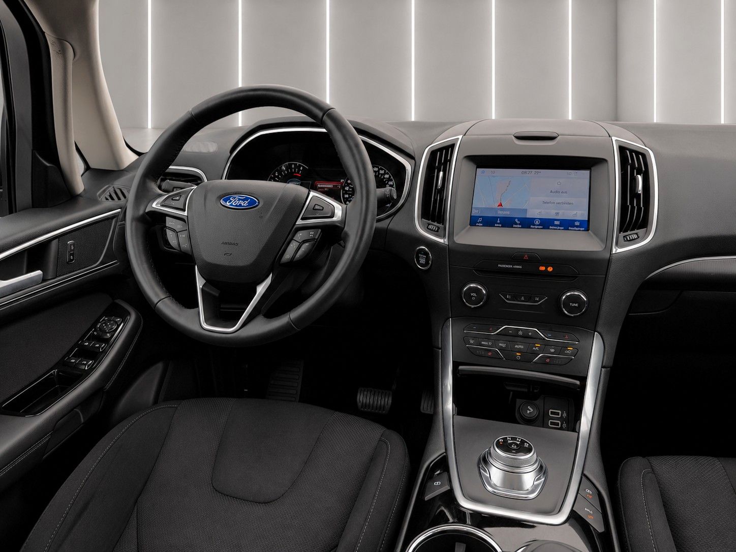 Fahrzeugabbildung Ford S-Max 2.0 EcoBlue Aut. TITANIUM *Pano*Ambiente* - mit KI generiert/bearbeitet
