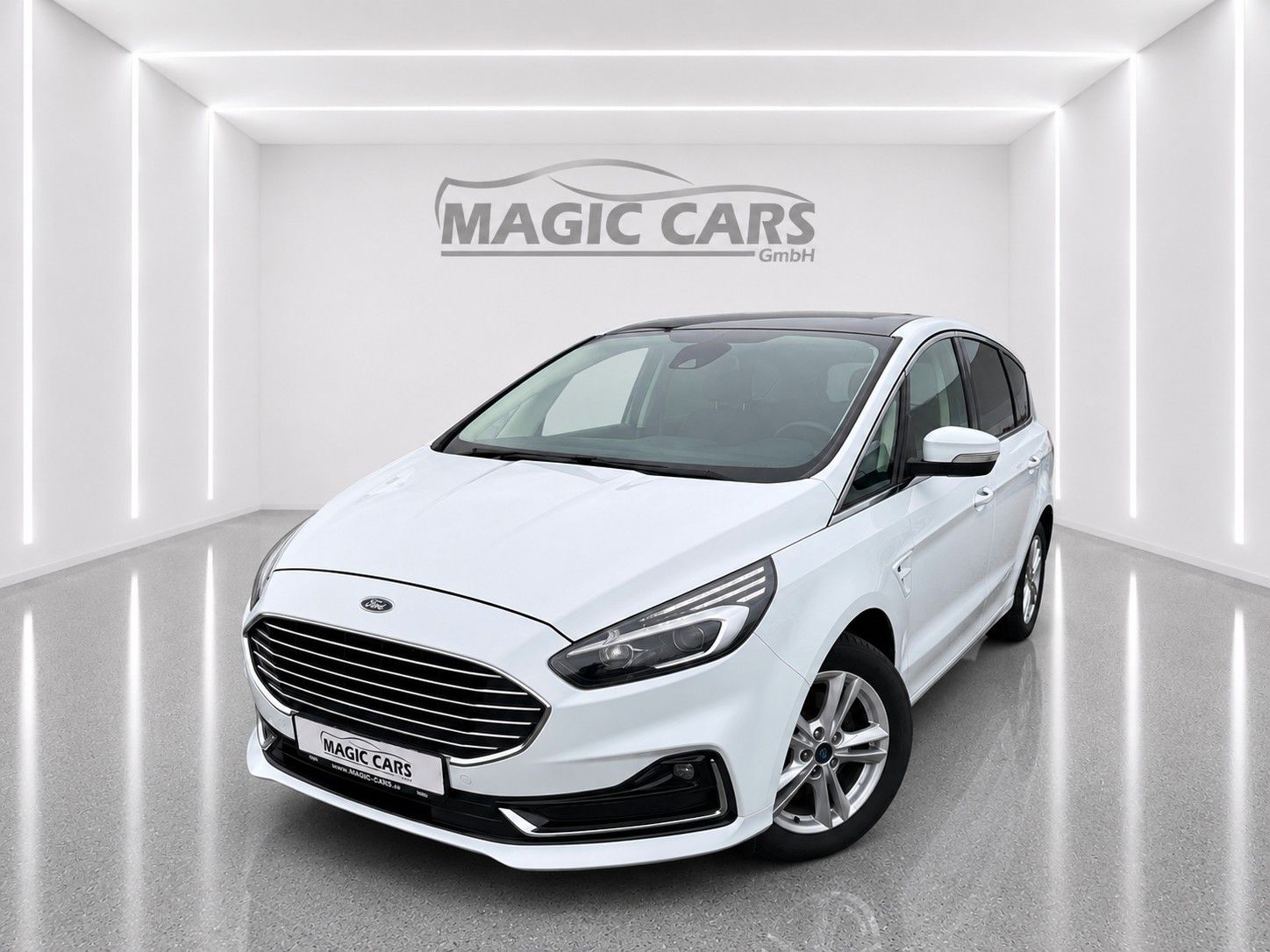 Fahrzeugabbildung Ford S-Max 2.0 EcoBlue Aut. TITANIUM *Pano*Ambiente* - mit KI generiert/bearbeitet