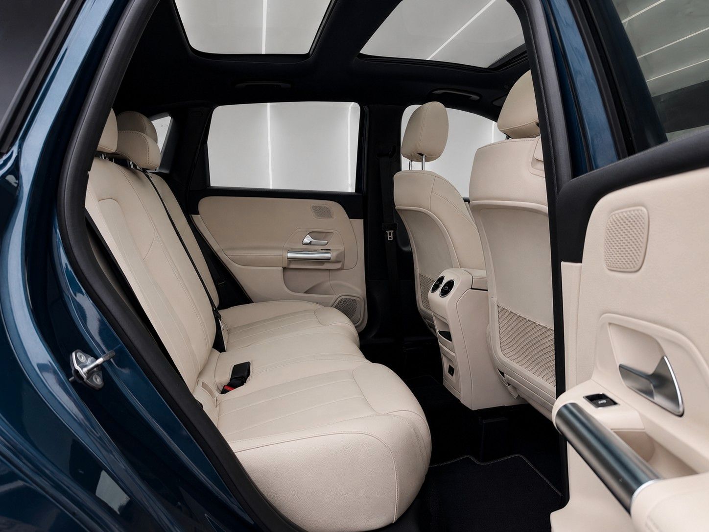 Fahrzeugabbildung Mercedes-Benz B 180 d 8G-DCT Progressive *Leder*Pano*AHK*Sth.* - mit KI generiert/bearbeitet