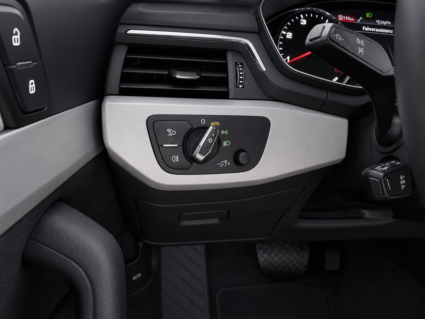 Fahrzeugabbildung Audi A4 Avant 40 TDI S line *Pano*LED*AHK*18Zoll* - mit KI generiert/bearbeitet