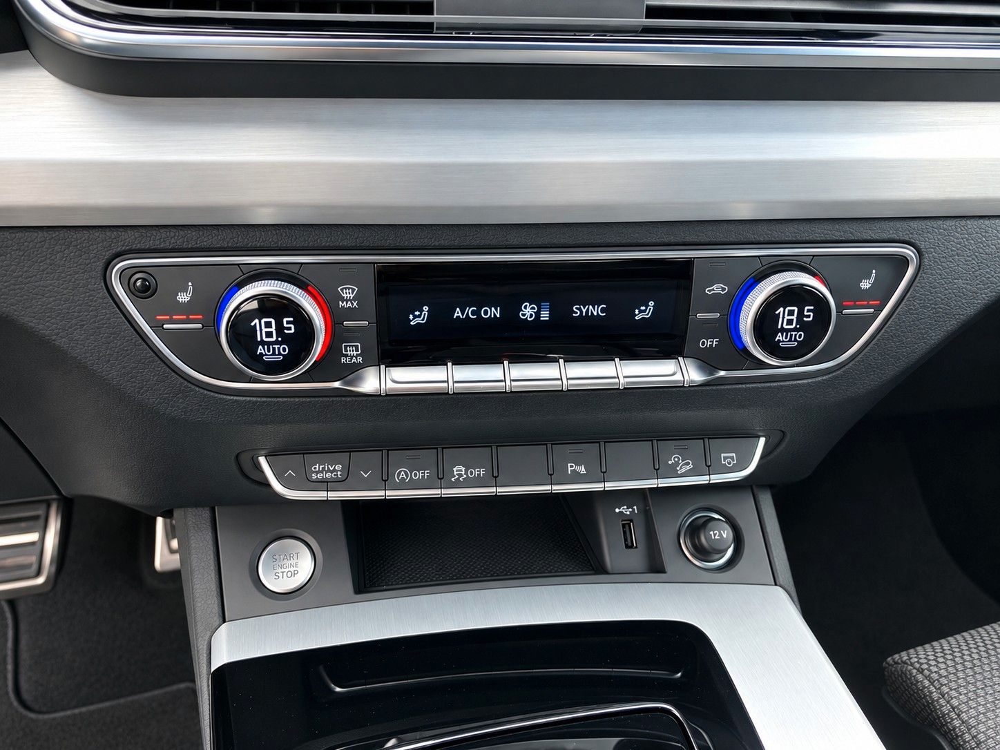 Fahrzeugabbildung Audi Q5 50 TDI quattro S line*Luftfederung*Matrix*AHK - mit KI generiert/bearbeitet