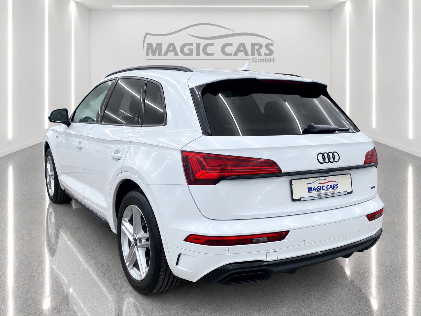 Fahrzeugabbildung Audi Q5 50 TDI quattro S line*Luftfederung*Matrix*AHK - mit KI generiert/bearbeitet