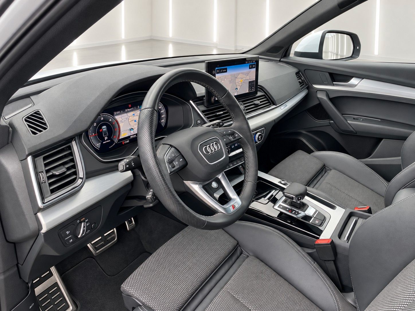 Fahrzeugabbildung Audi Q5 50 TDI quattro S line*Luftfederung*Matrix*AHK - mit KI generiert/bearbeitet