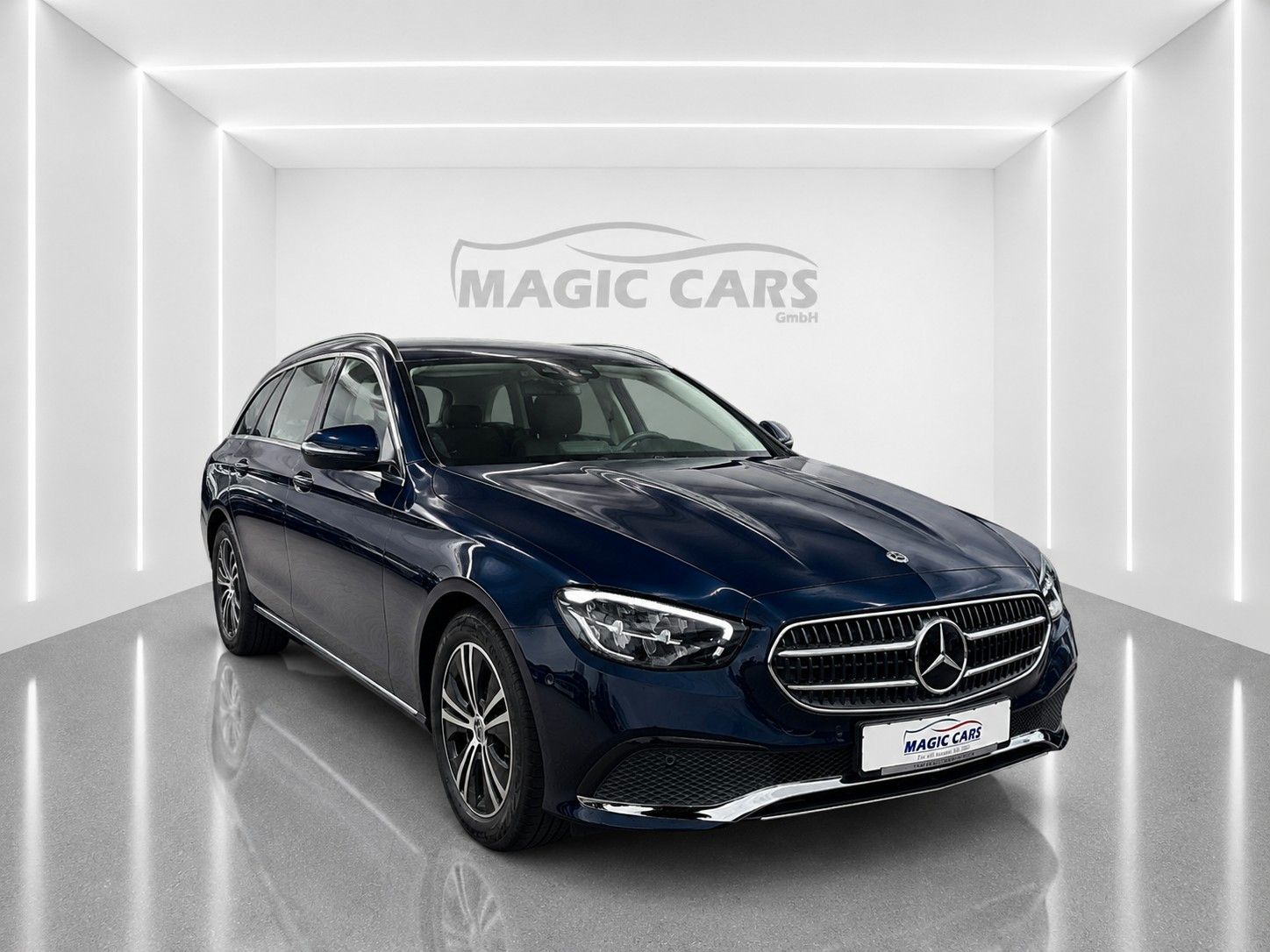 Fahrzeugabbildung Mercedes-Benz E 220 d T 9G-TRONIC *LED*SCHIEBEDACH*WIDE* - mit KI generiert/bearbeitet