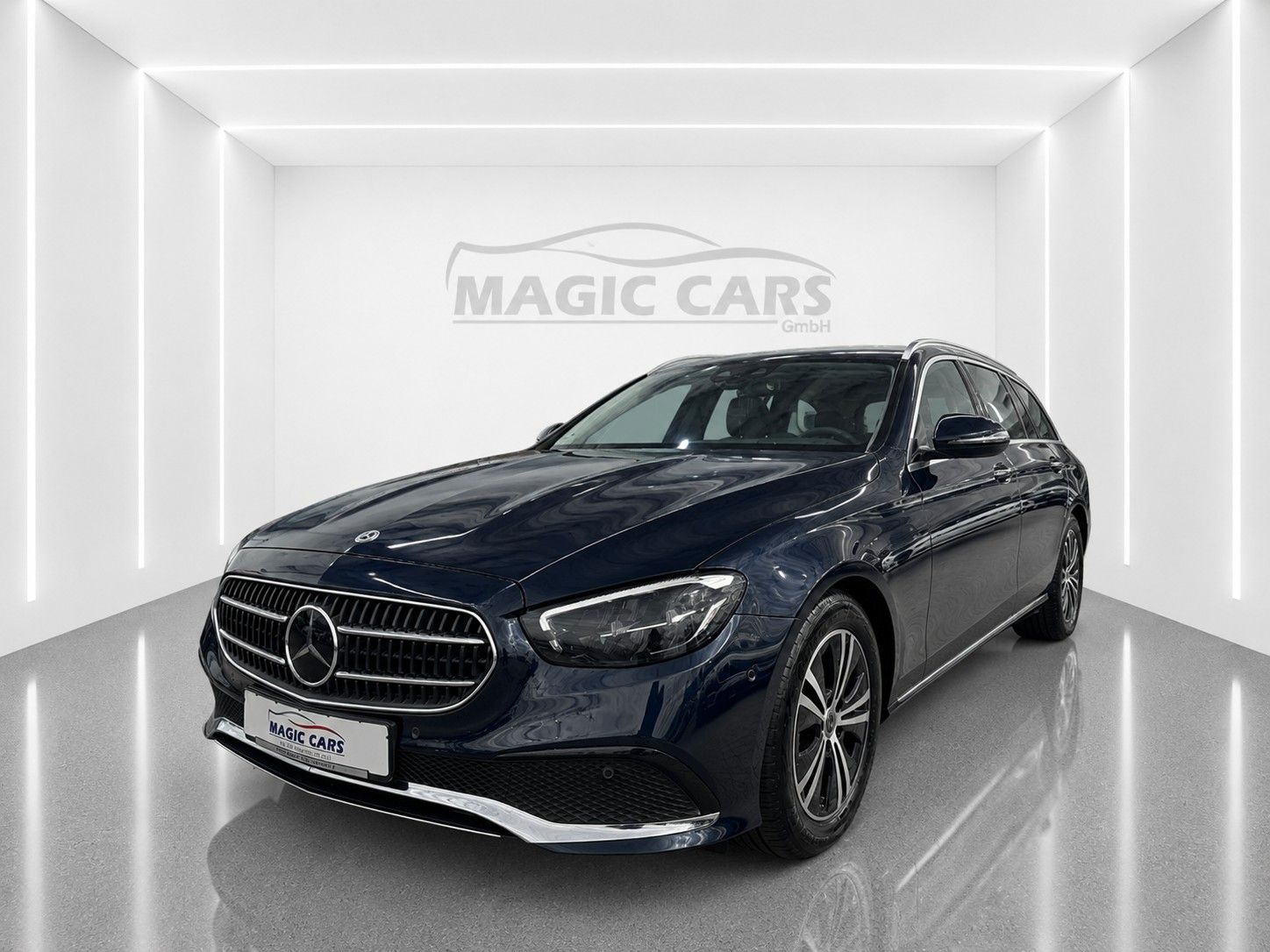 Fahrzeugabbildung Mercedes-Benz E 220 d T 9G-TRONIC *LED*SCHIEBEDACH*WIDE* - mit KI generiert/bearbeitet