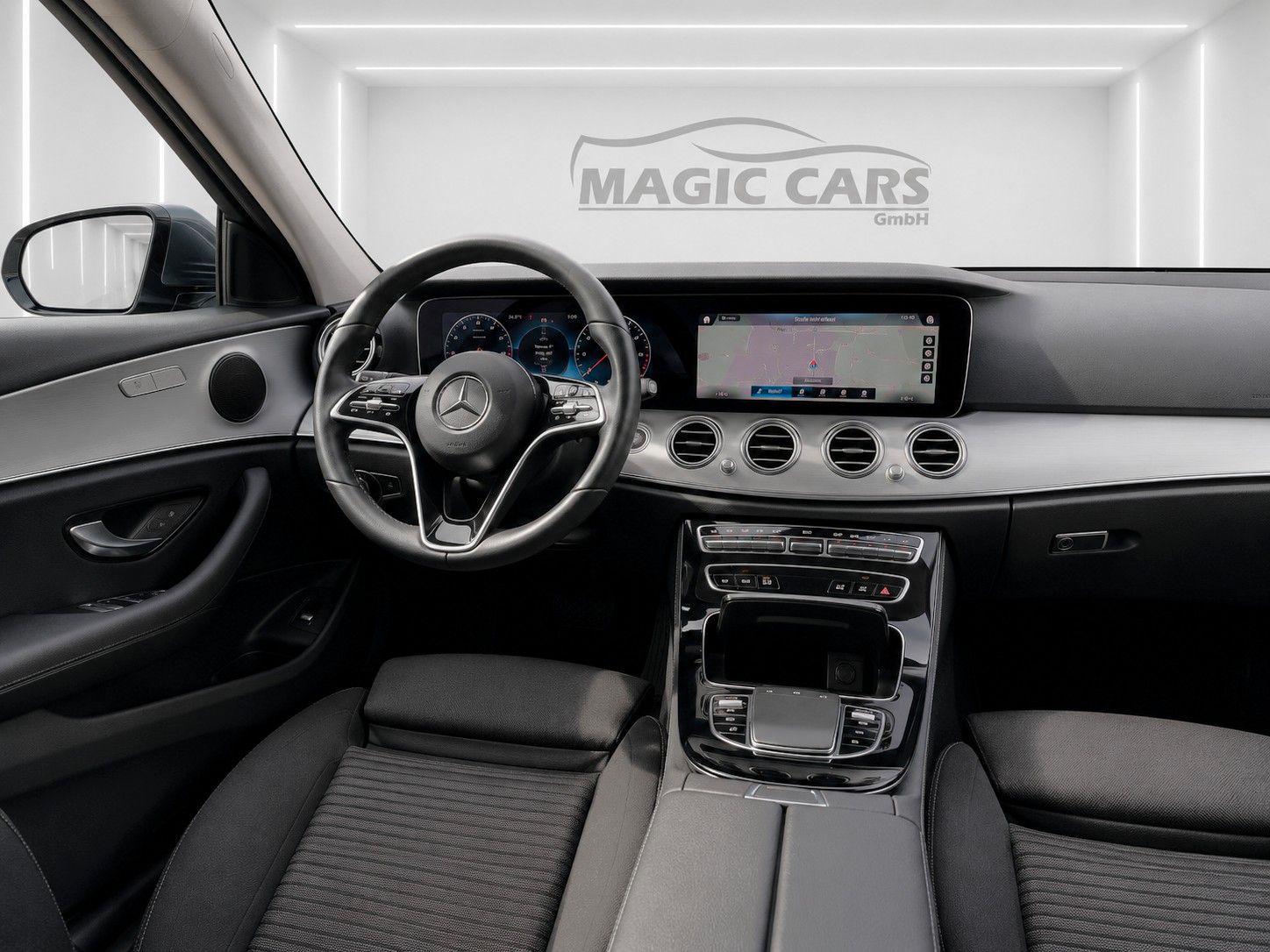 Fahrzeugabbildung Mercedes-Benz E 220 d T 9G-TRONIC *LED*SCHIEBEDACH*WIDE* - mit KI generiert/bearbeitet