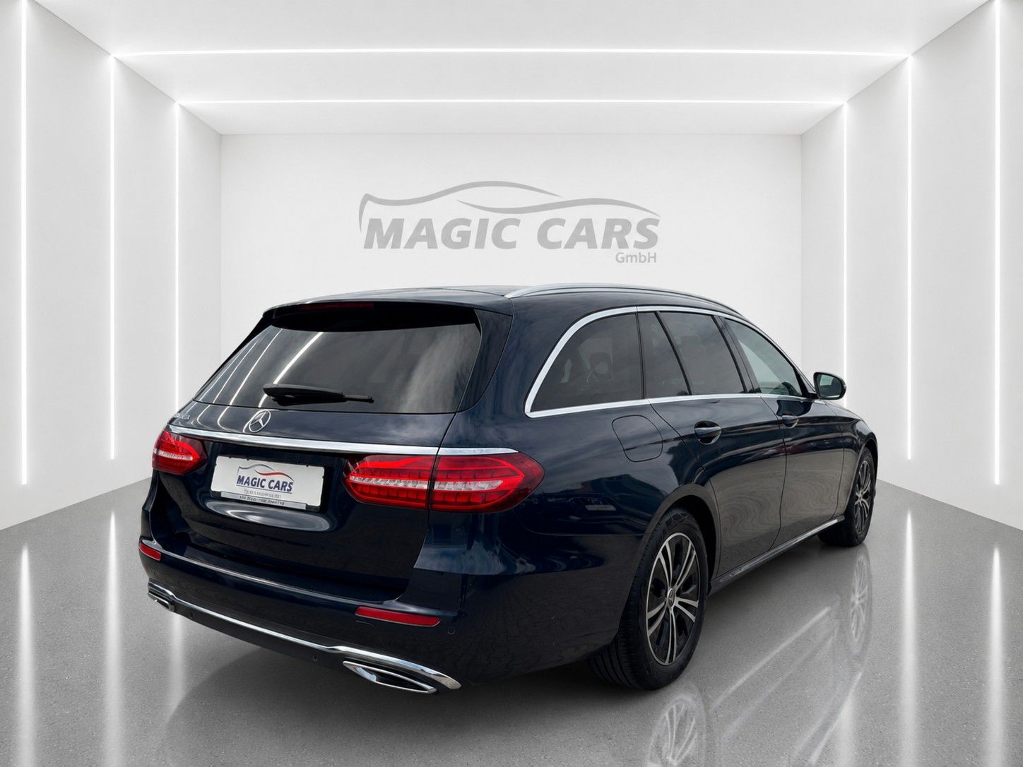 Fahrzeugabbildung Mercedes-Benz E 220 d T 9G-TRONIC *LED*SCHIEBEDACH*WIDE* - mit KI generiert/bearbeitet