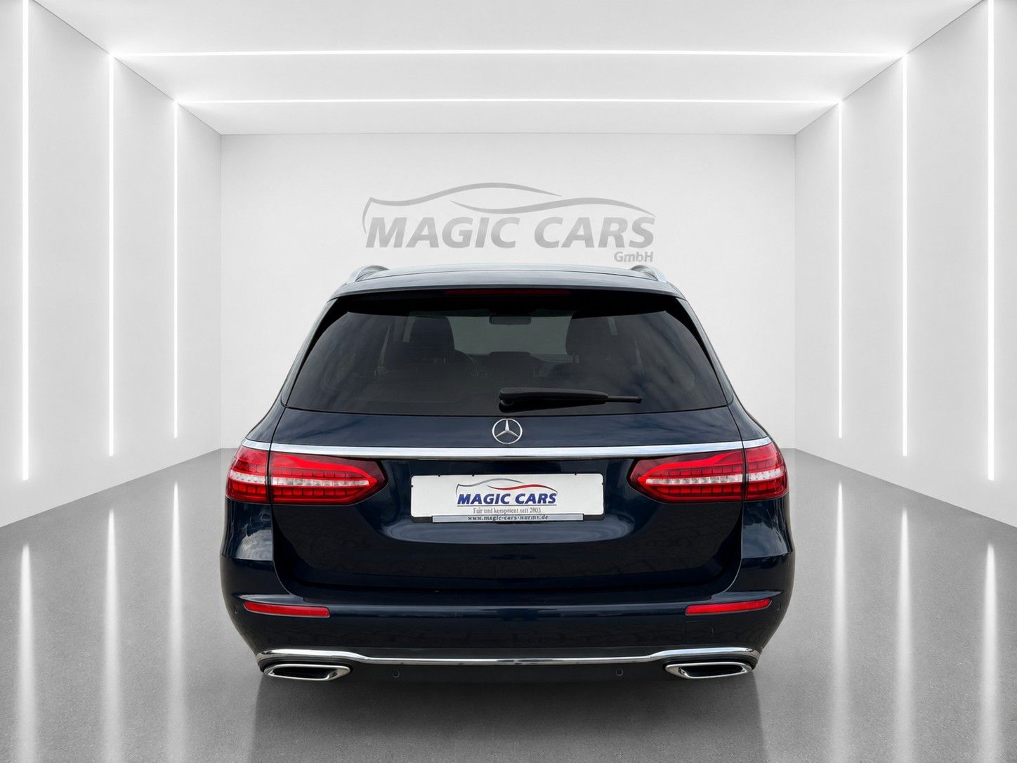 Fahrzeugabbildung Mercedes-Benz E 220 d T 9G-TRONIC *LED*SCHIEBEDACH*WIDE* - mit KI generiert/bearbeitet