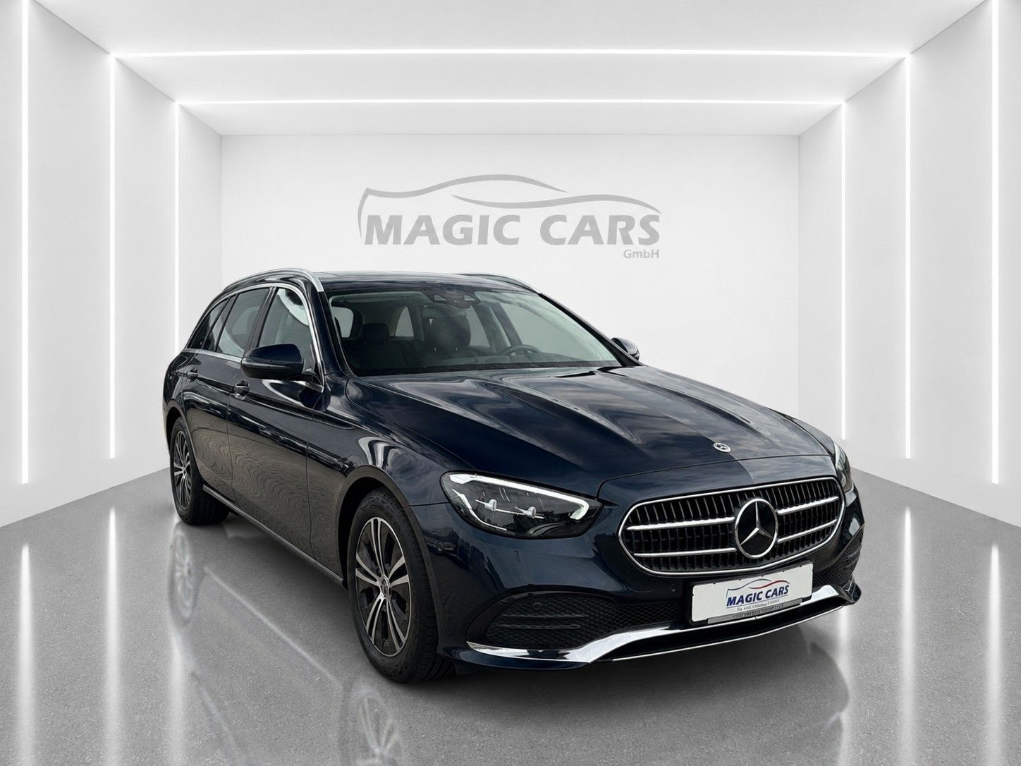 Fahrzeugabbildung Mercedes-Benz E 220 d T 9G-TRONIC *LED*SCHIEBEDACH*WIDE* - mit KI generiert/bearbeitet