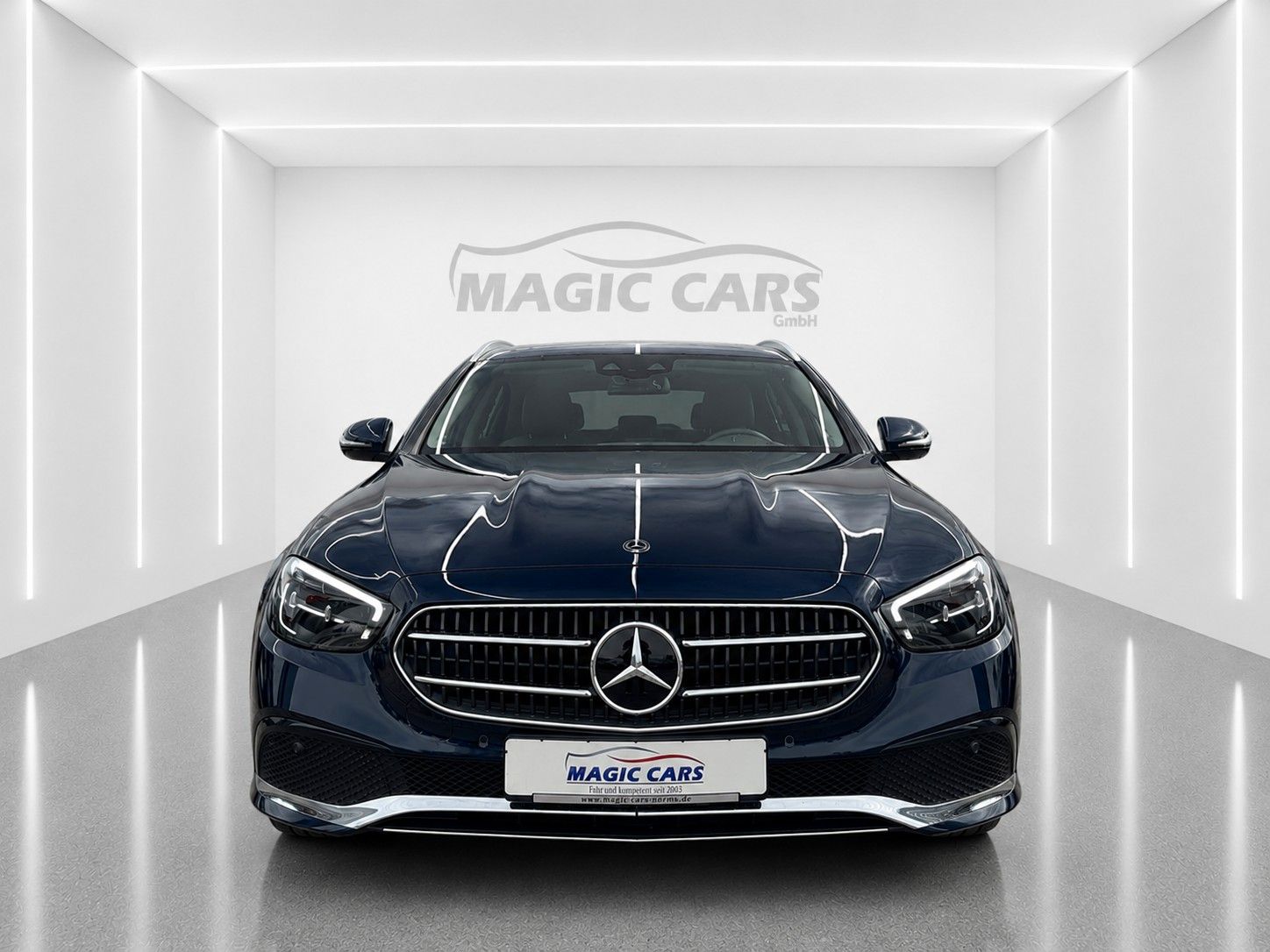 Fahrzeugabbildung Mercedes-Benz E 220 d T 9G-TRONIC *LED*SCHIEBEDACH*WIDE* - mit KI generiert/bearbeitet