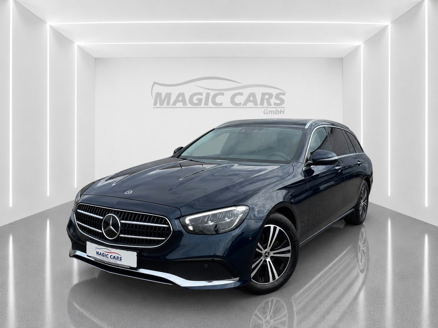 Fahrzeugabbildung Mercedes-Benz E 220 d T 9G-TRONIC *LED*SCHIEBEDACH*WIDE* - mit KI generiert/bearbeitet