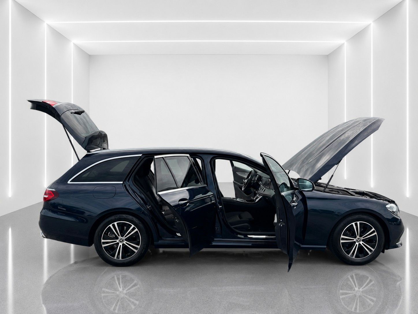 Fahrzeugabbildung Mercedes-Benz E 220 d T 9G-TRONIC *LED*SCHIEBEDACH*WIDE* - mit KI generiert/bearbeitet