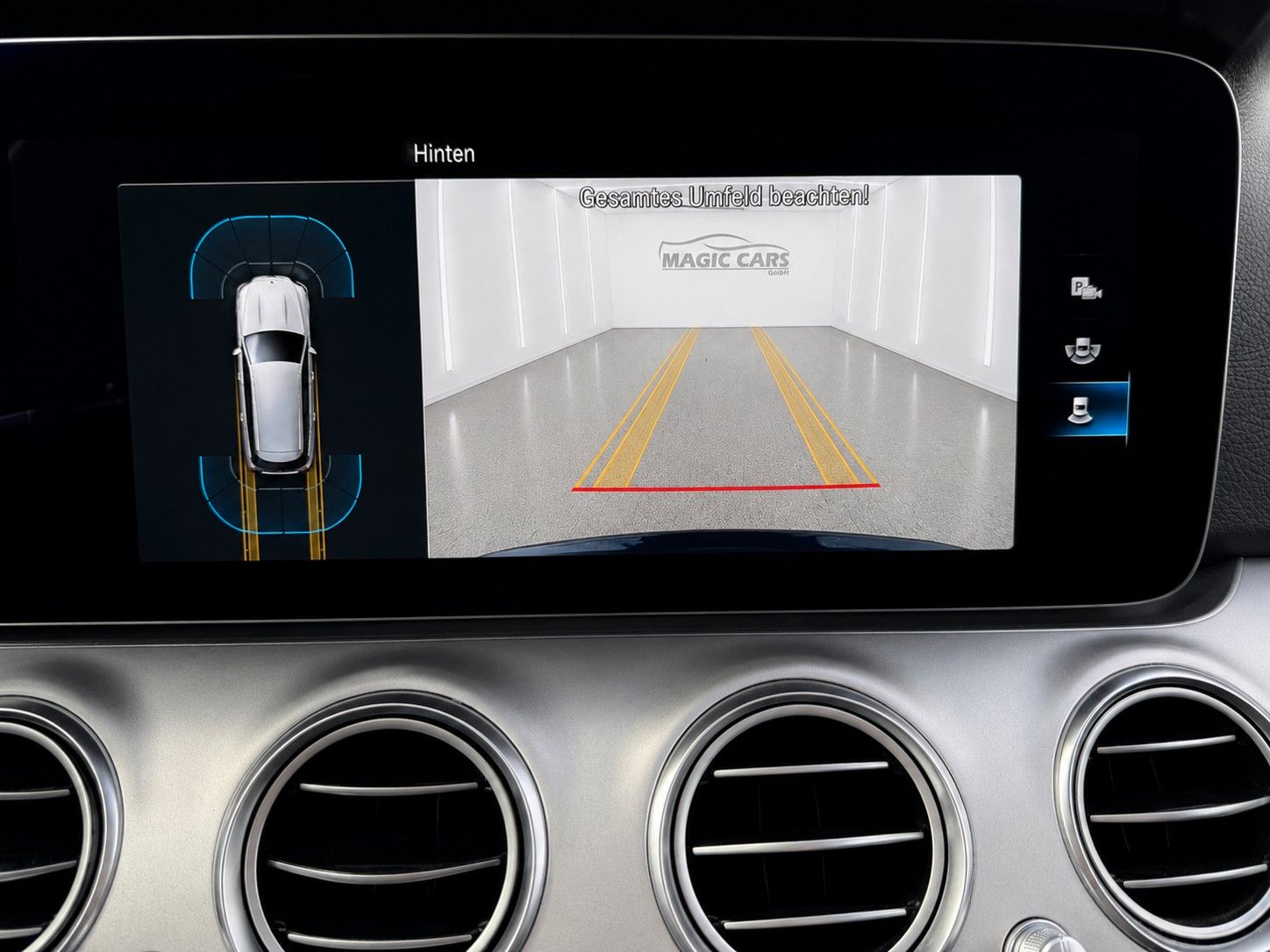 Fahrzeugabbildung Mercedes-Benz E 220 d T 9G-TRONIC *LED*SCHIEBEDACH*WIDE* - mit KI generiert/bearbeitet