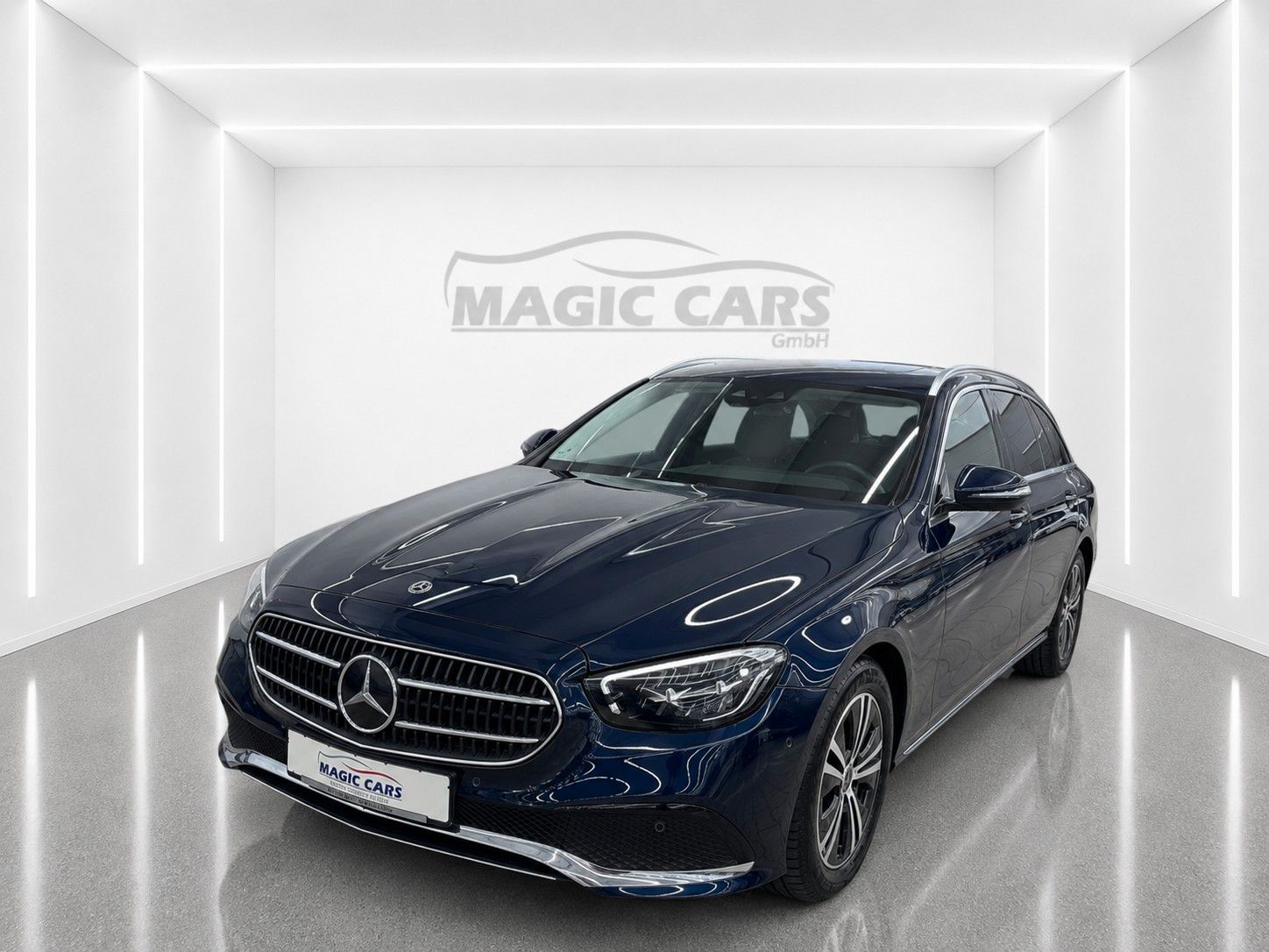 Fahrzeugabbildung Mercedes-Benz E 220 d T 9G-TRONIC *LED*SCHIEBEDACH*WIDE* - mit KI generiert/bearbeitet
