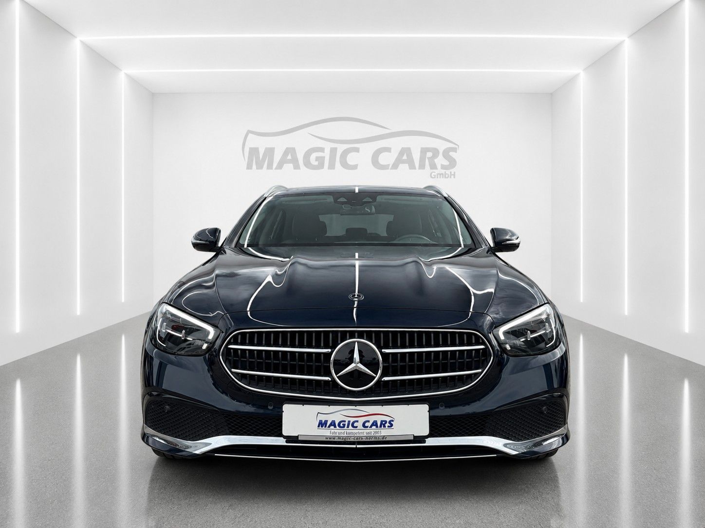 Fahrzeugabbildung Mercedes-Benz E 220 d T 9G-TRONIC *LED*SCHIEBEDACH*WIDE* - mit KI generiert/bearbeitet